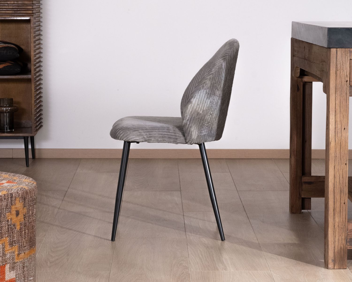 Lot de 4 chaises de repas contemporaines en velours côtelé gris "Bellot"