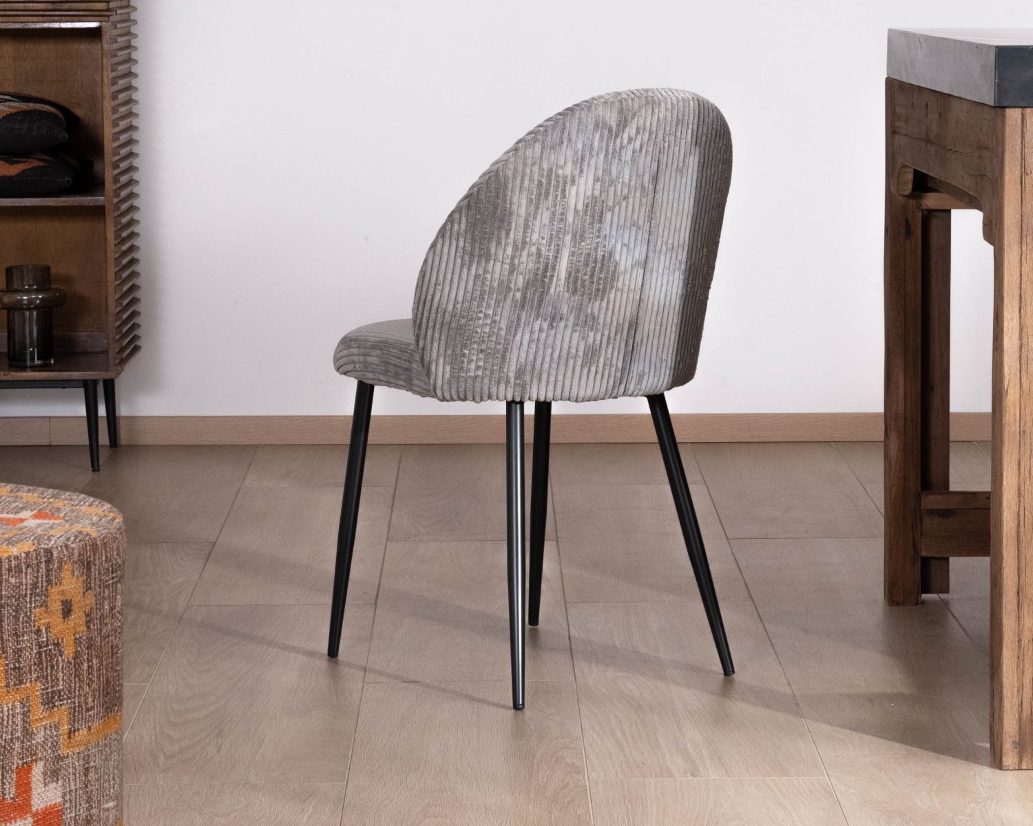 Lot de 4 chaises de repas contemporaines en velours côtelé gris "Bellot"