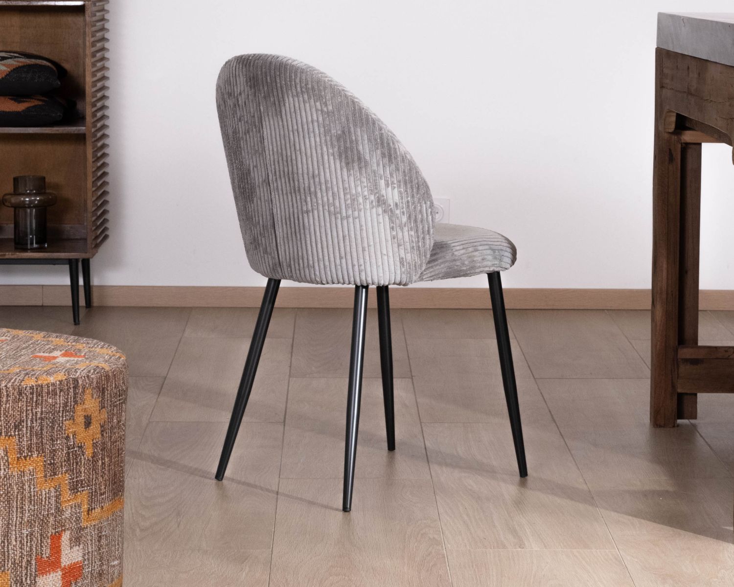 Lot de 4 chaises de repas contemporaines en velours côtelé gris "Bellot"