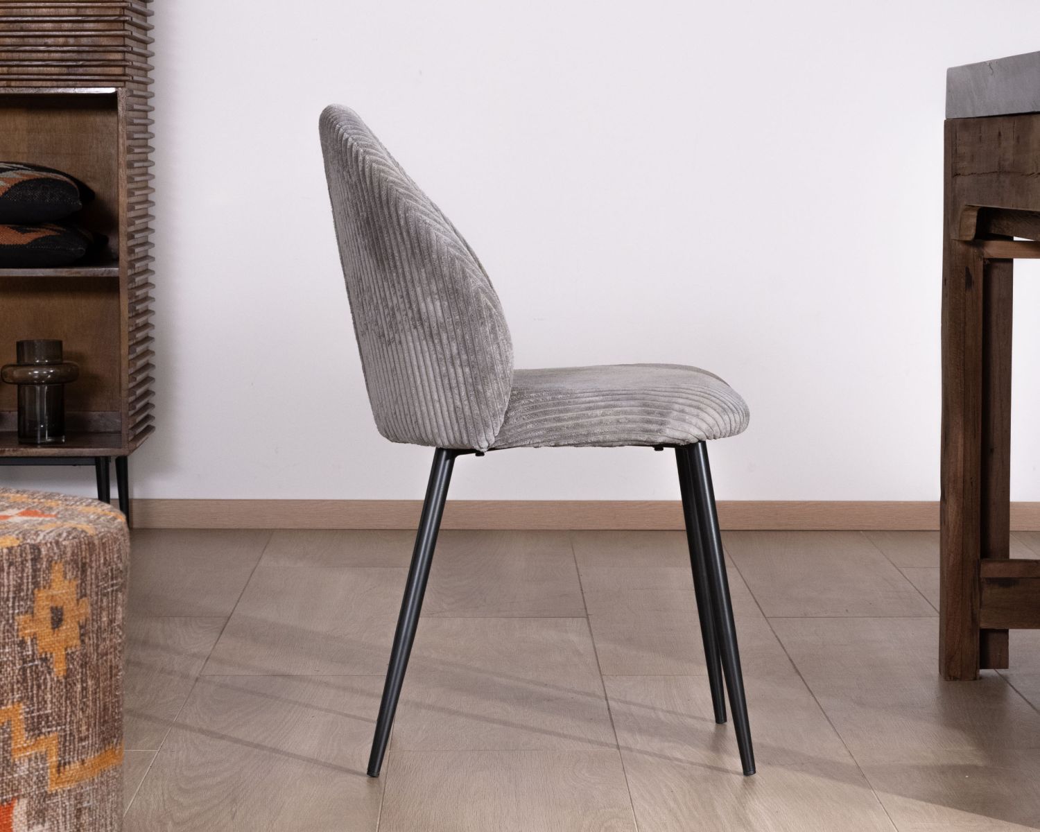 Lot de 4 chaises de repas contemporaines en velours côtelé gris "Bellot"