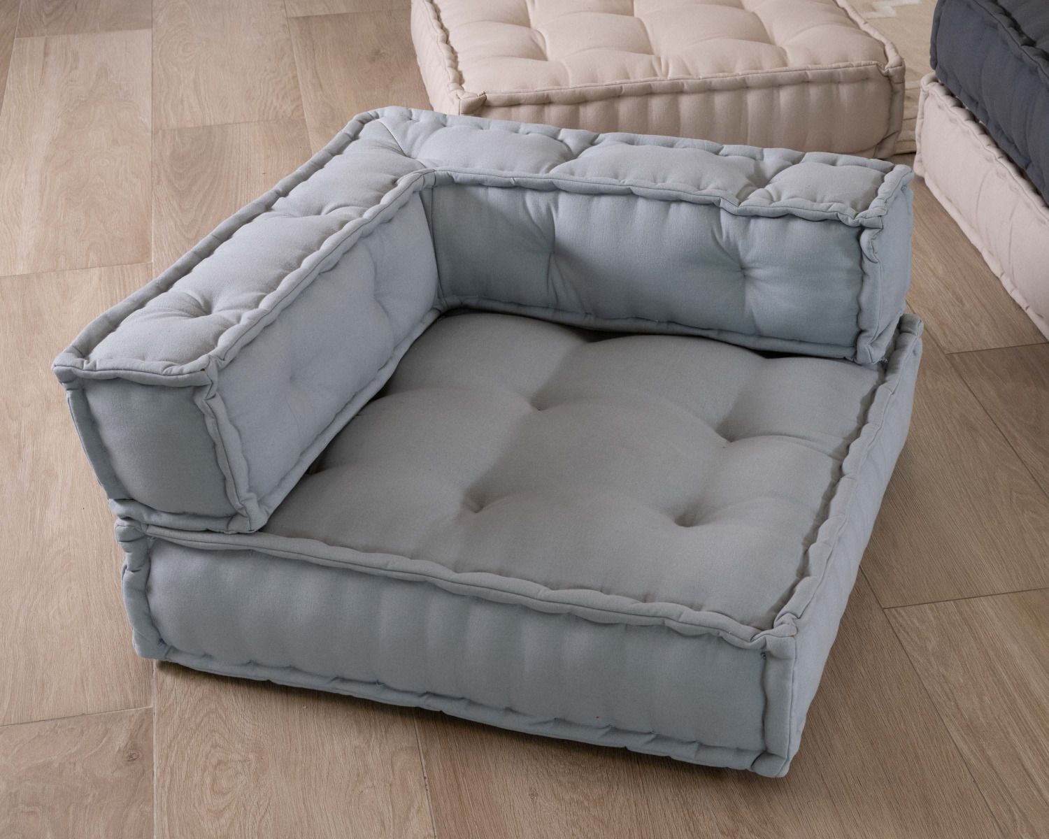 Coussin de sol en coton vert de gris "Cosy" pour angle spécial canapé modulaire