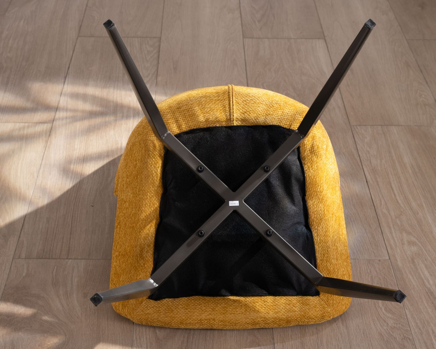 Lot de 2 chaises de repas design vintage "Niko" tissu jaune moutarde