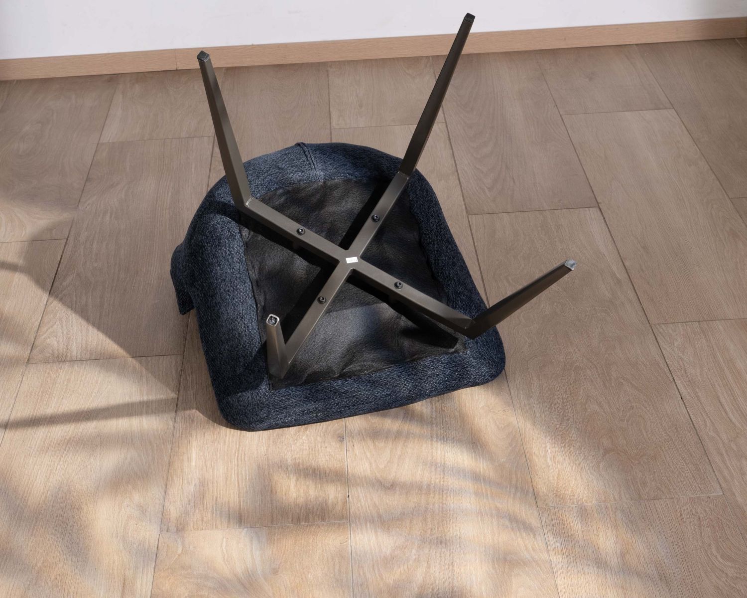 Lot de 2 chaises de repas contemporaines design "Niko" tissu anthracite