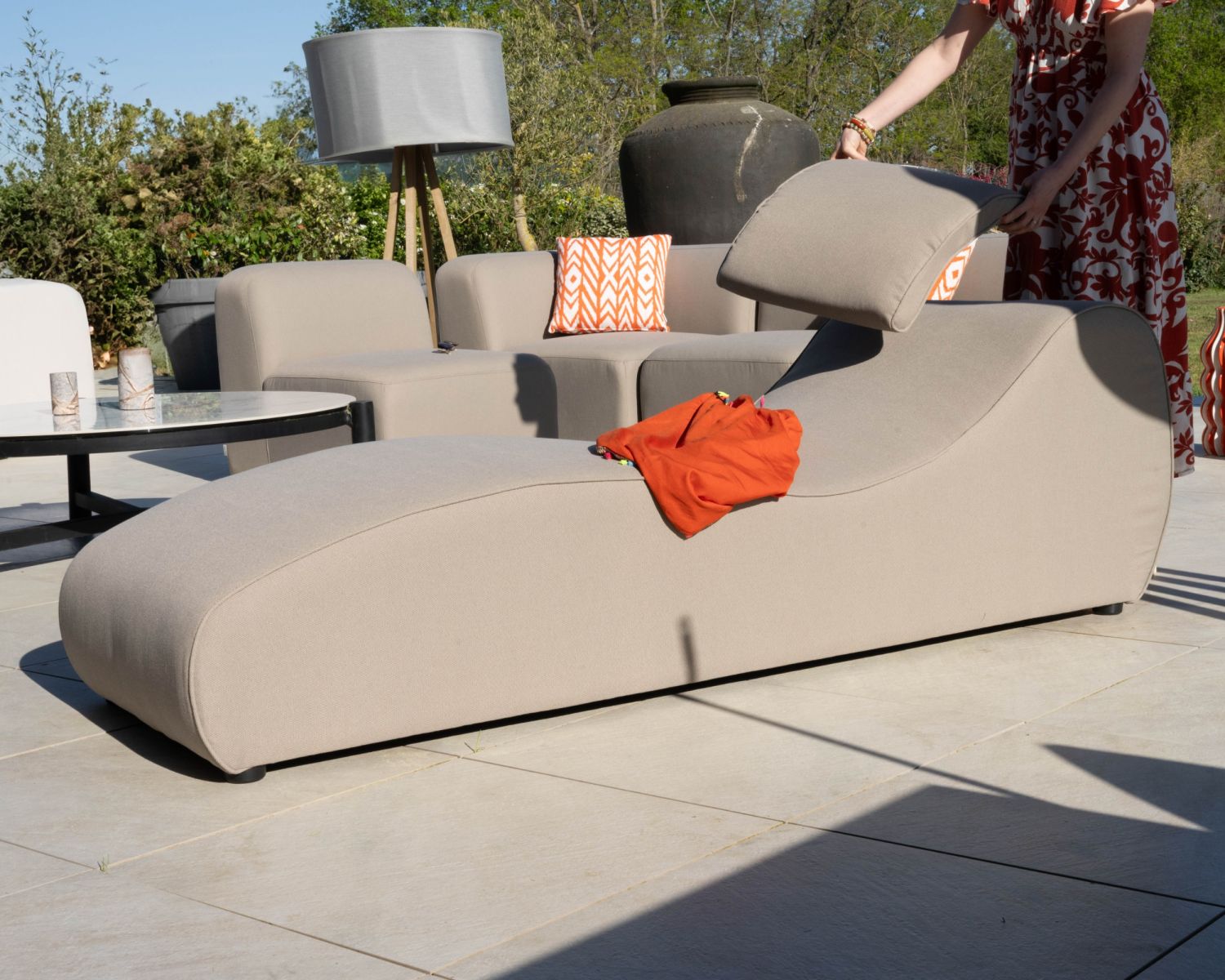 Bain de soleil en tissu spécial outdoor design organique "Miroly bay" coloris taupe