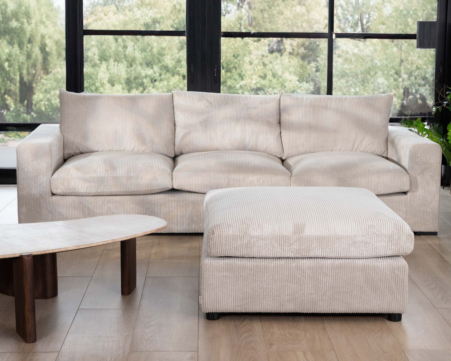 Canapé 3 places avec pouf ottoman carré en velours côtelé gris chaud "Tuléar"