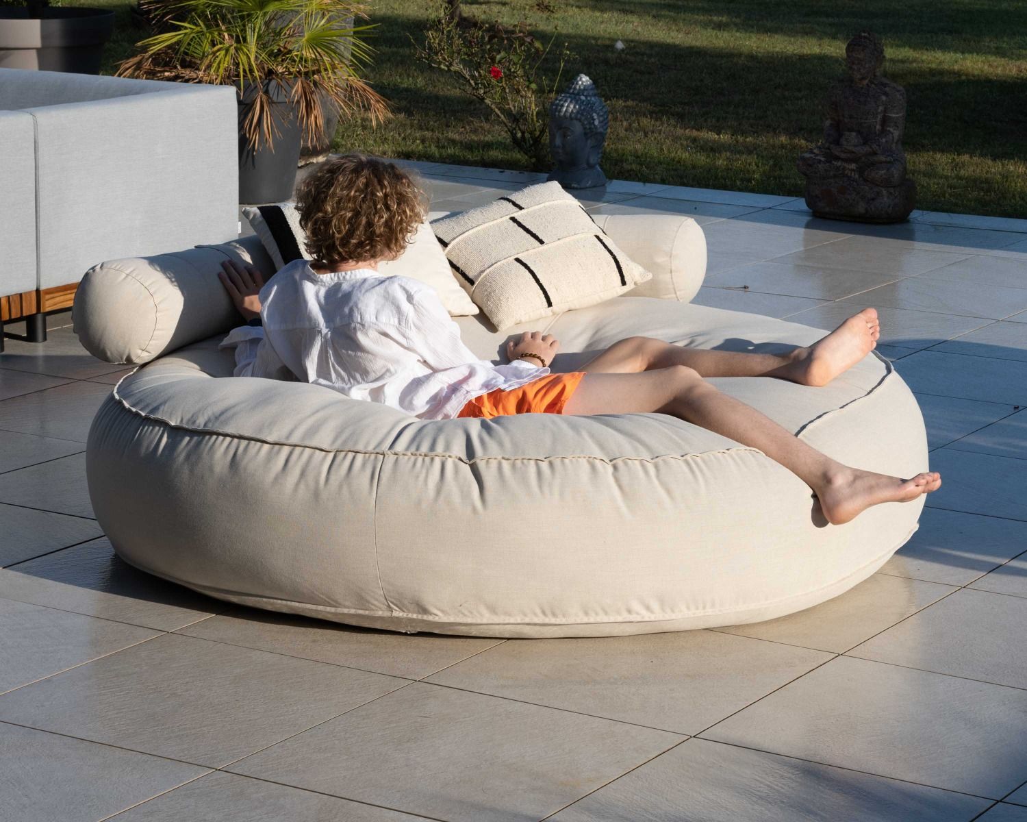 Bain de soleil rond et moelleux beige diamètre 1m80 "Saint Tropez"