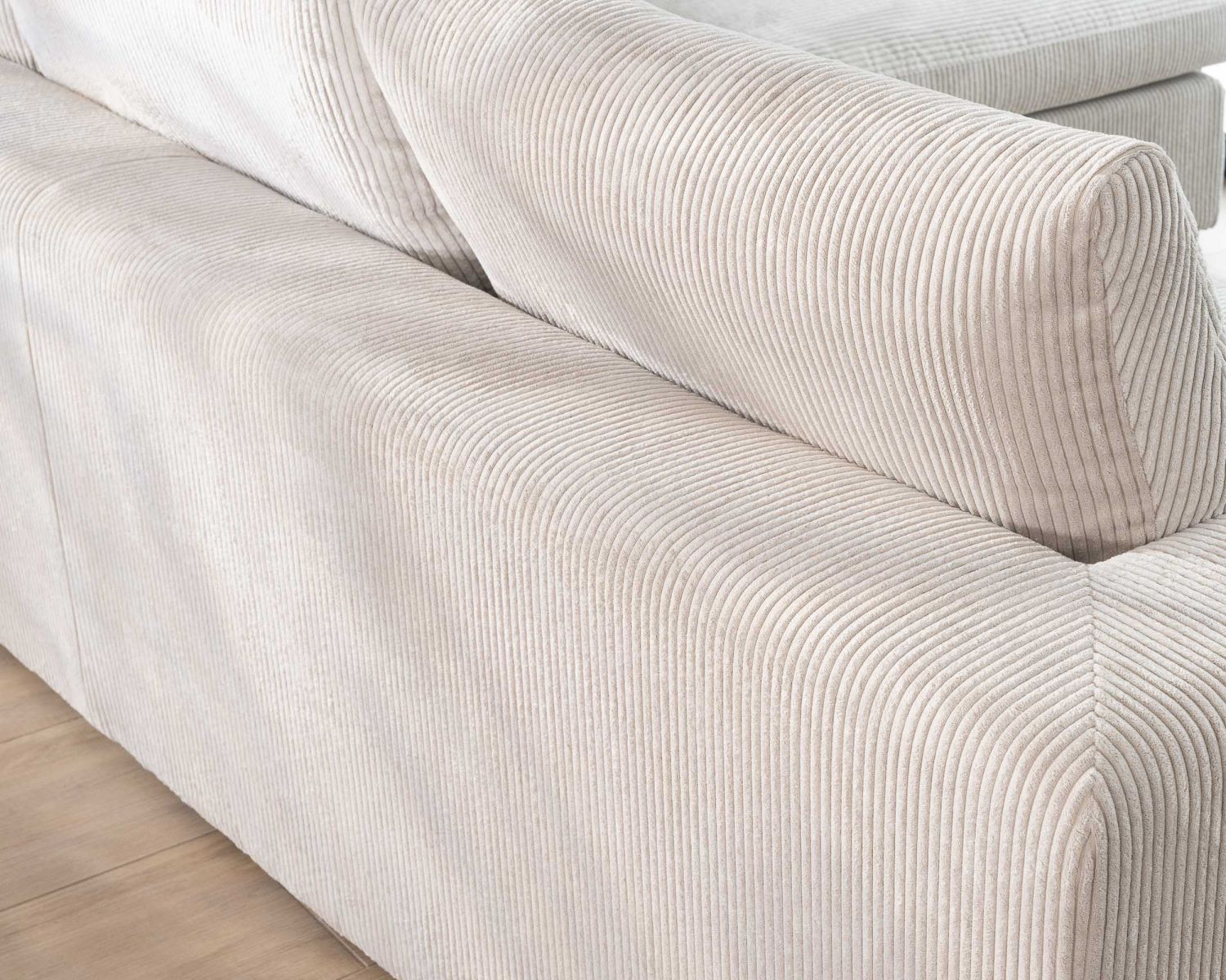 Canapé 3 places avec pouf ottoman carré en velours côtelé gris chaud "Tuléar"