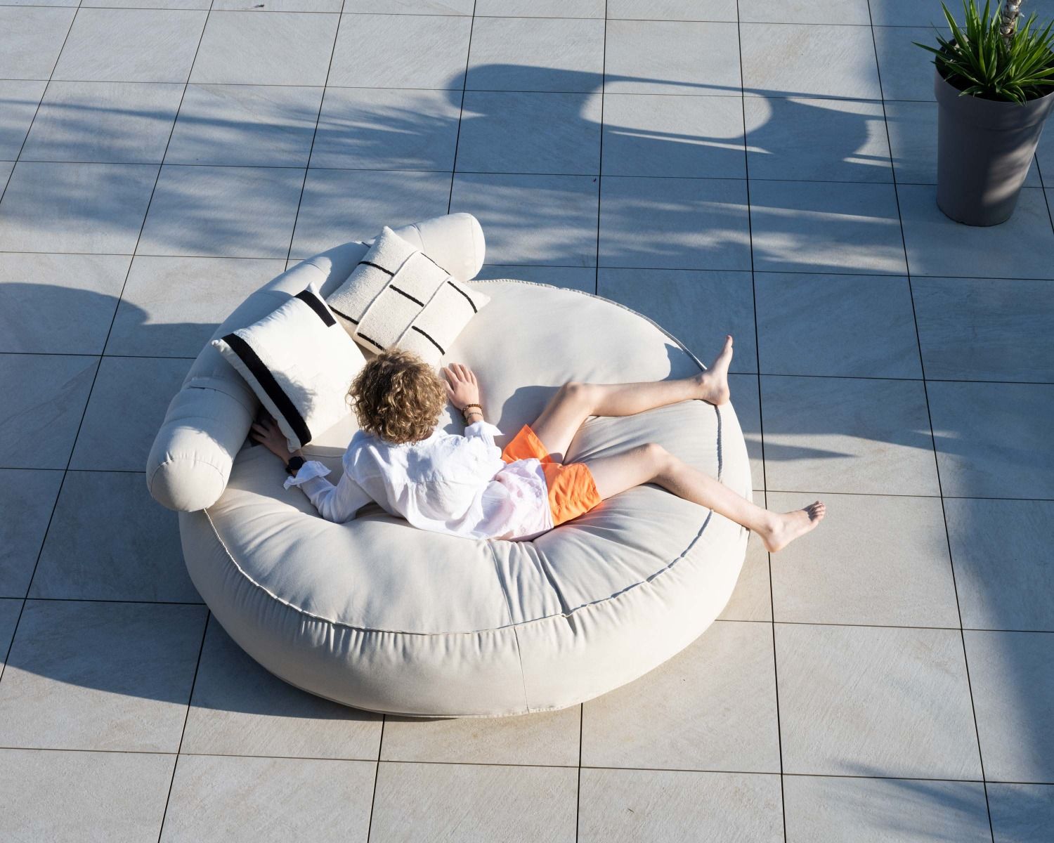 Bain de soleil rond et moelleux beige diamètre 1m80 "Saint Tropez"