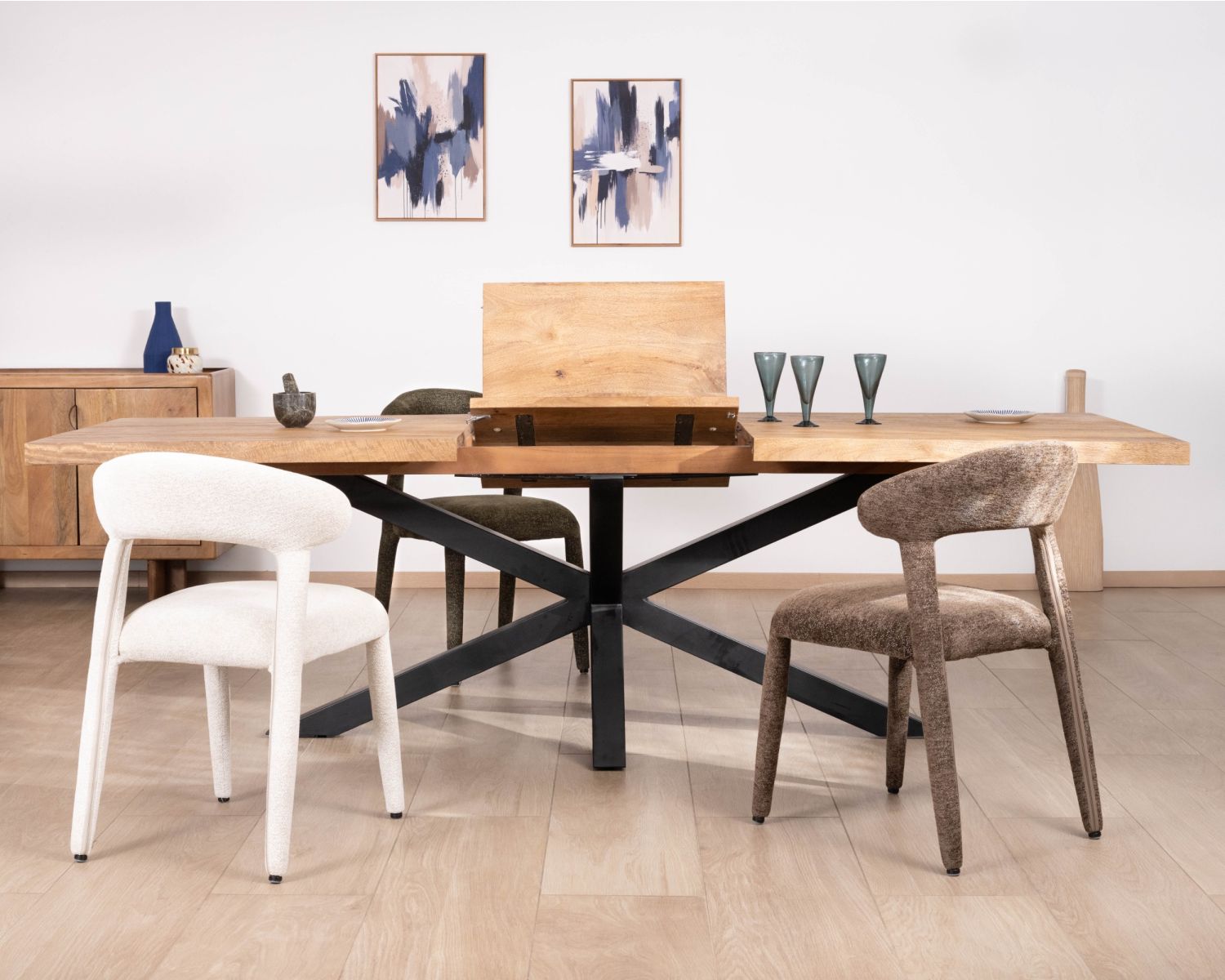 Table de repas extensible 190-250 cm en manguier avec pieds étoile "Maestro"