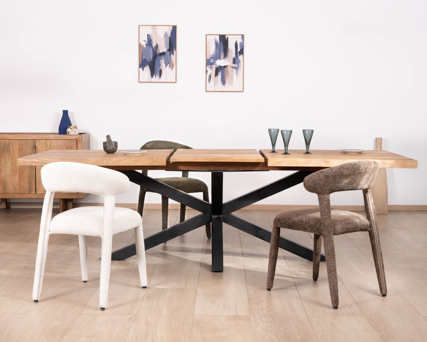 Table de repas extensible 190-250 cm en manguier avec pieds étoile "Maestro"