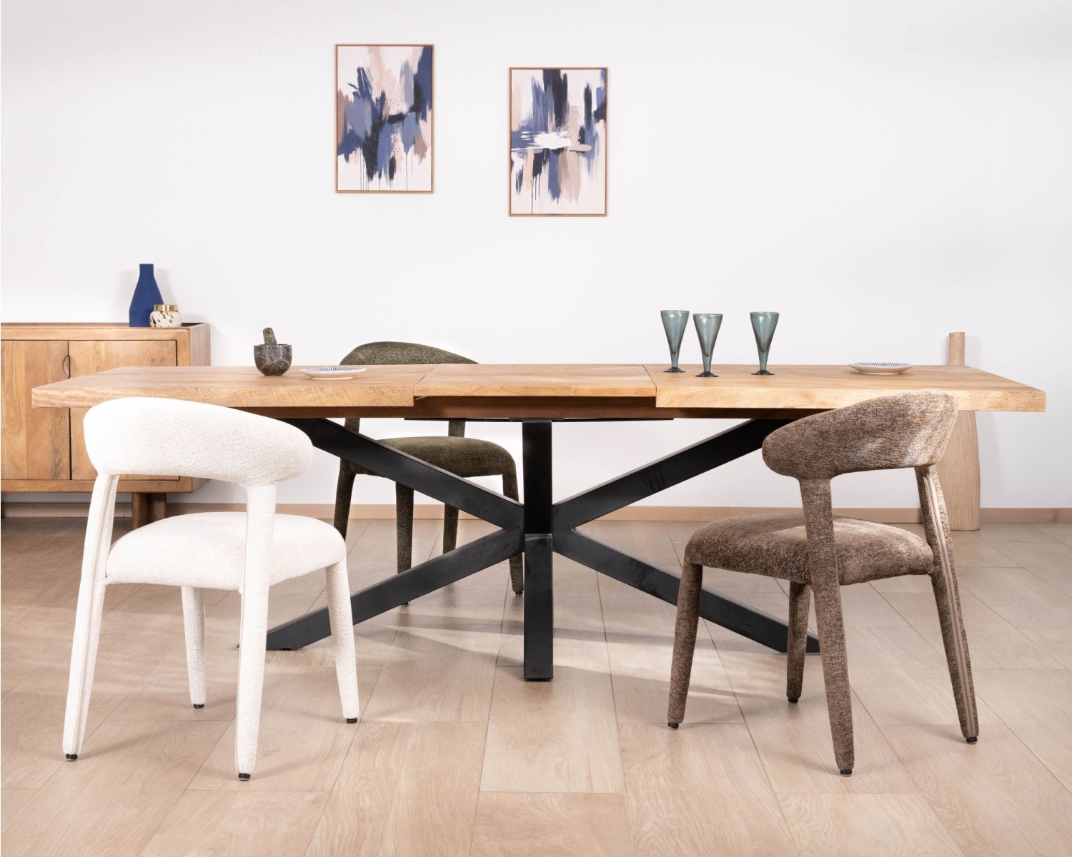 Table de repas extensible 190-250 cm en manguier avec pieds étoile "Maestro"