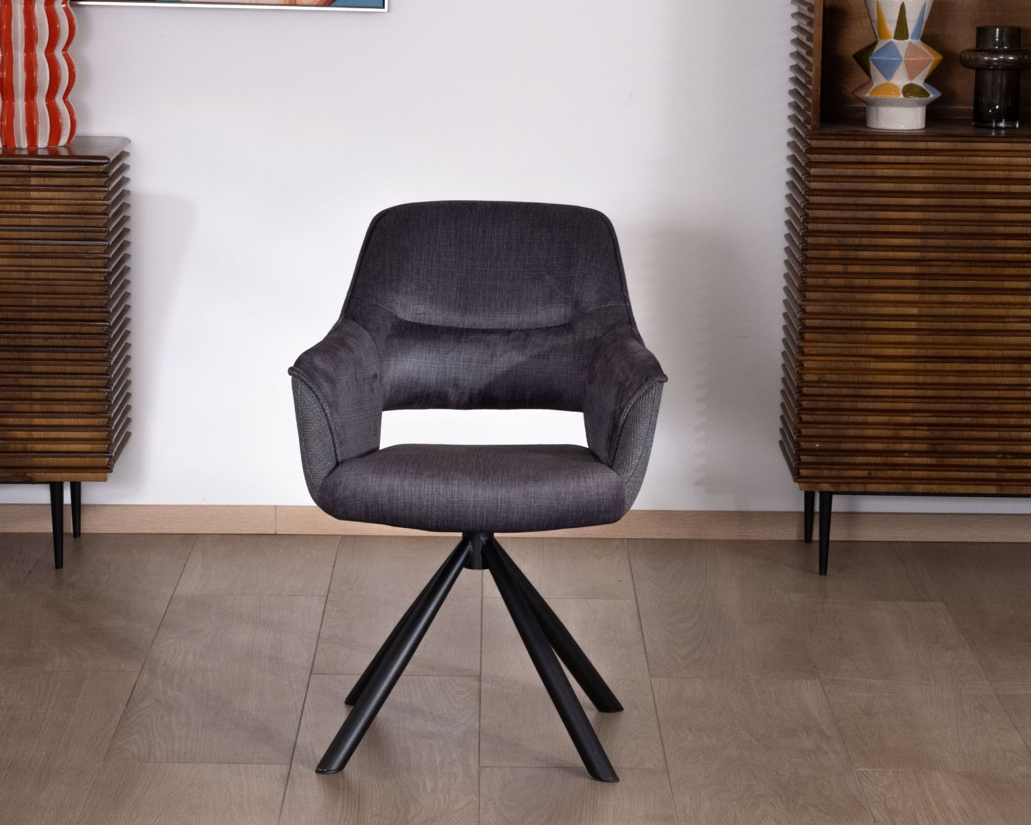 Lot de 2 fauteuils de repas contemporains pivotants sur pied métal noir "Chilko" en tissu bi texturé gris