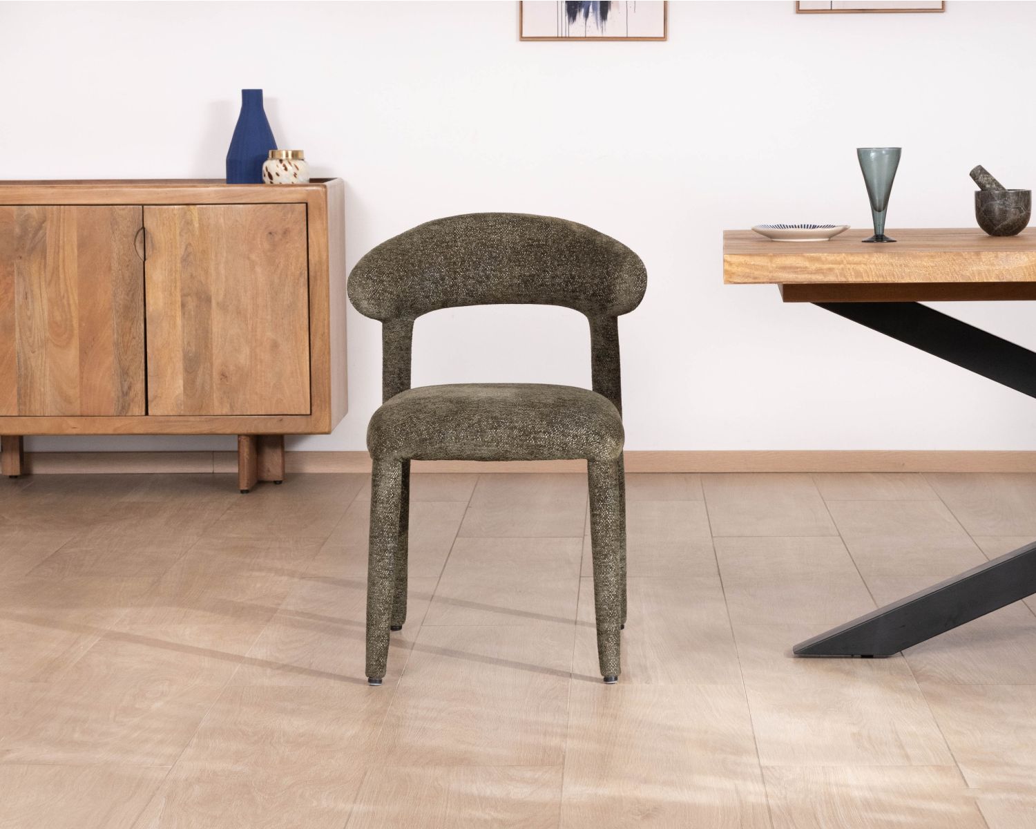 Lot de 2 chaises de repas design recouvrement total en tissu bouclettes kaki "Amarello"