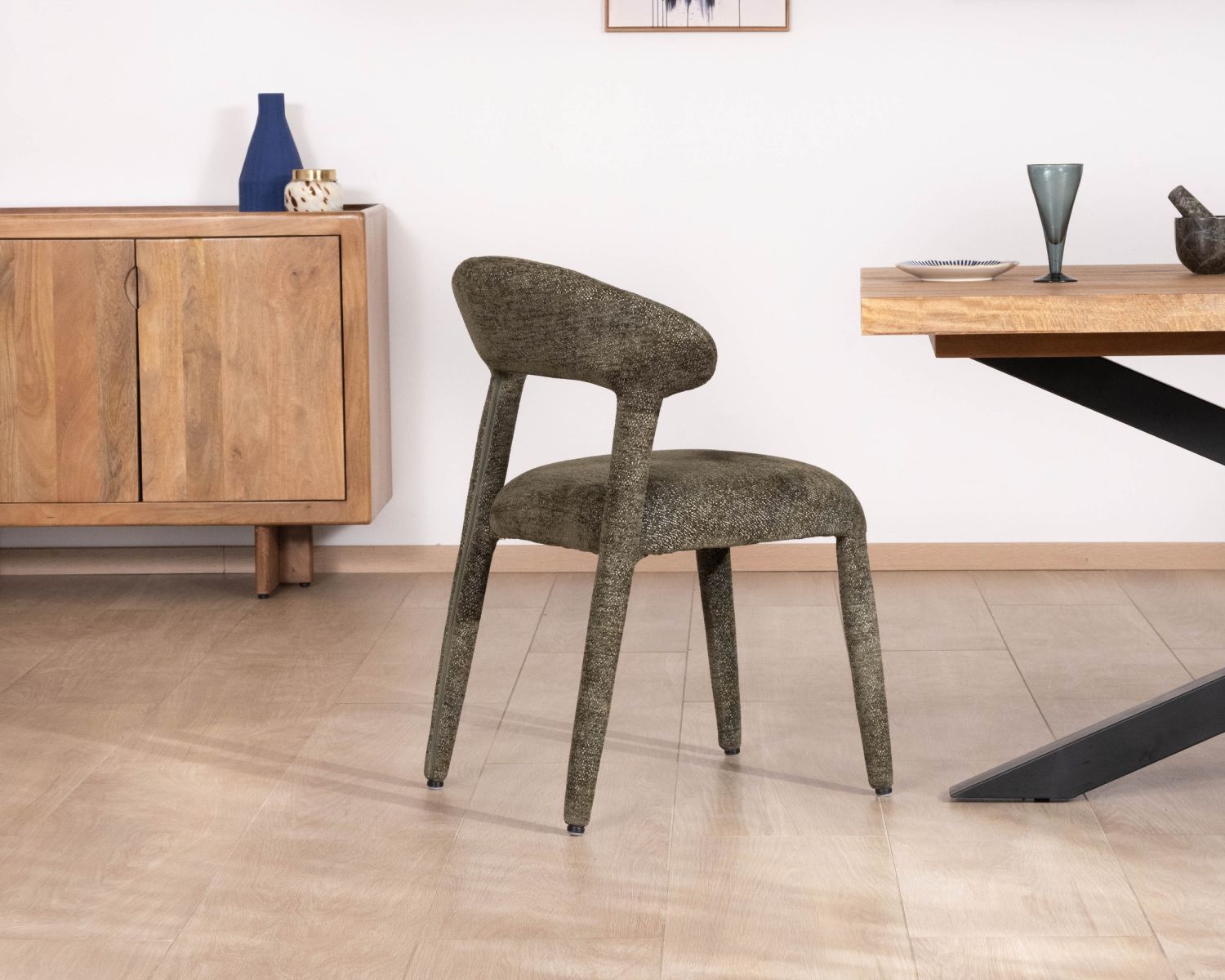 Lot de 2 chaises de repas design recouvrement total en tissu bouclettes kaki "Amarello"