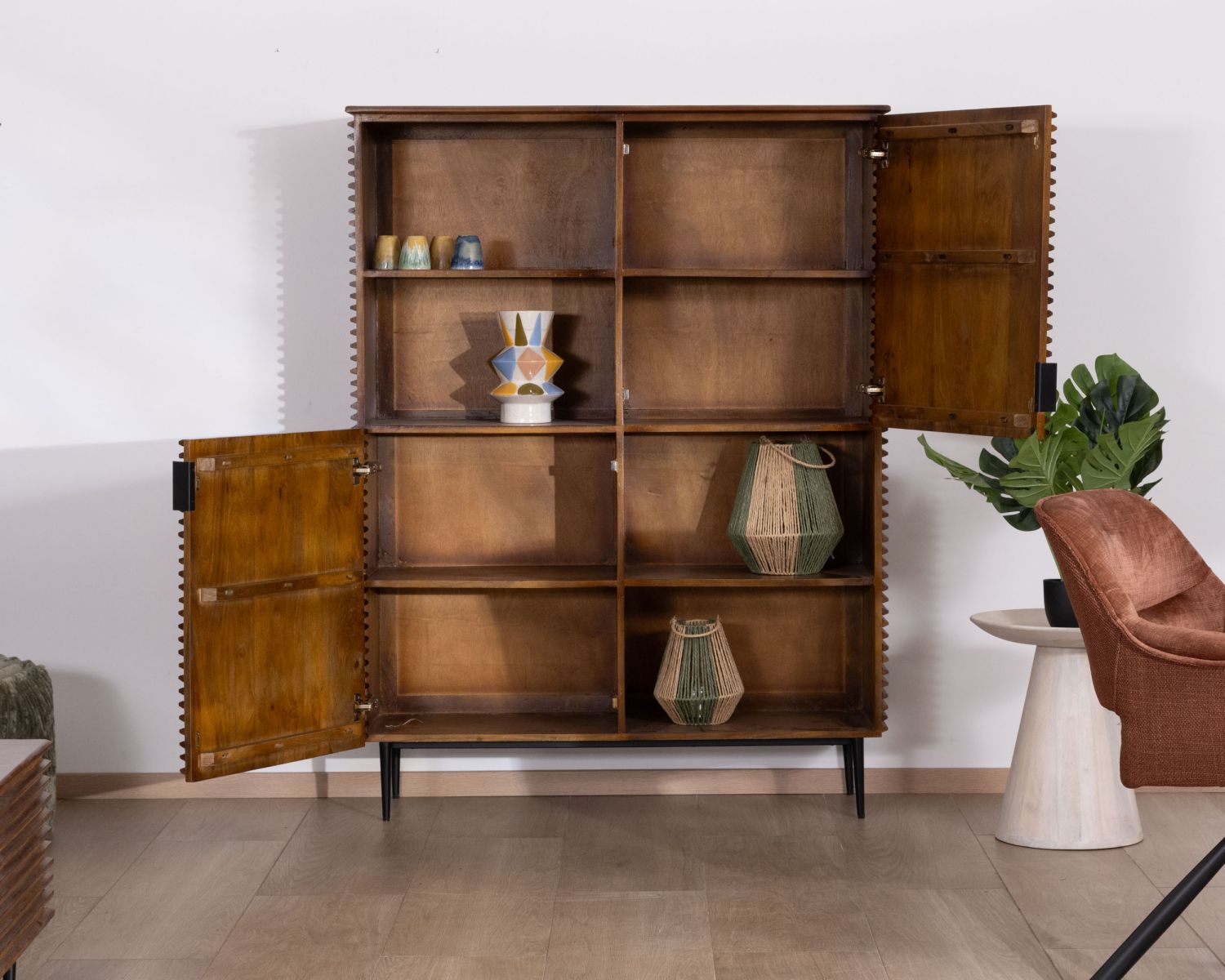 Argentier style rétro en teck et manguier foncé "Sheffield"