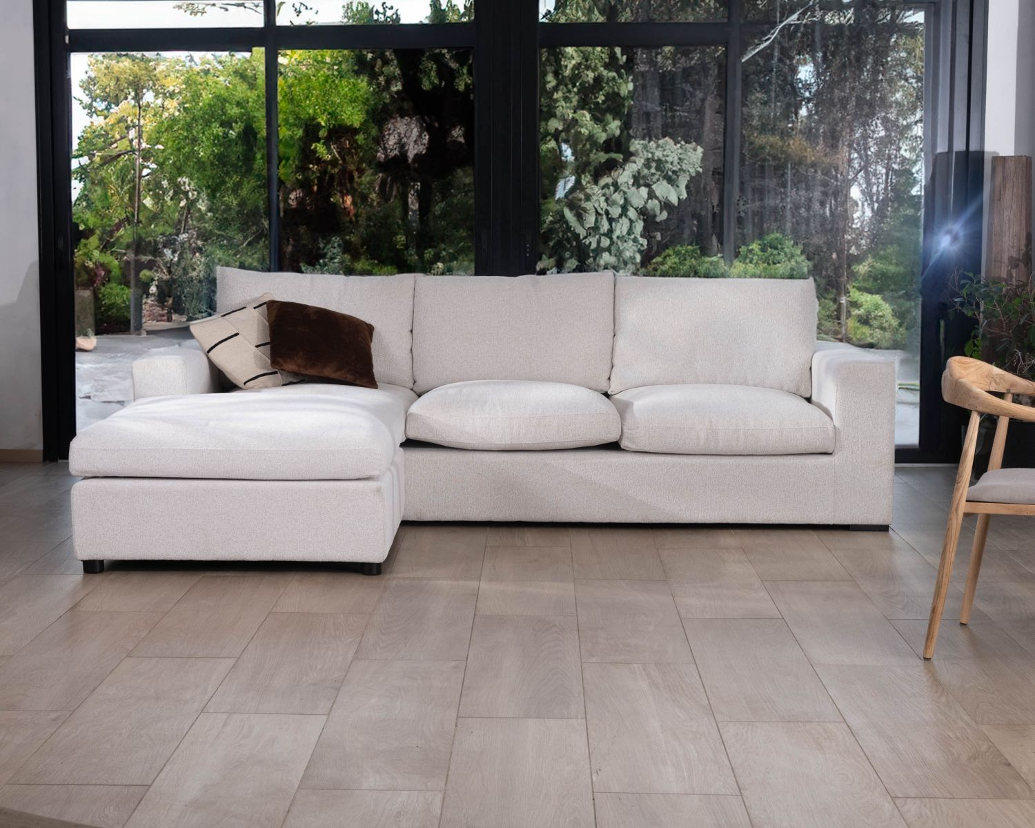 Canapé 3 places avec pouf ottoman carré en tissu doux et bouclé blanc chiné "Tuléar"