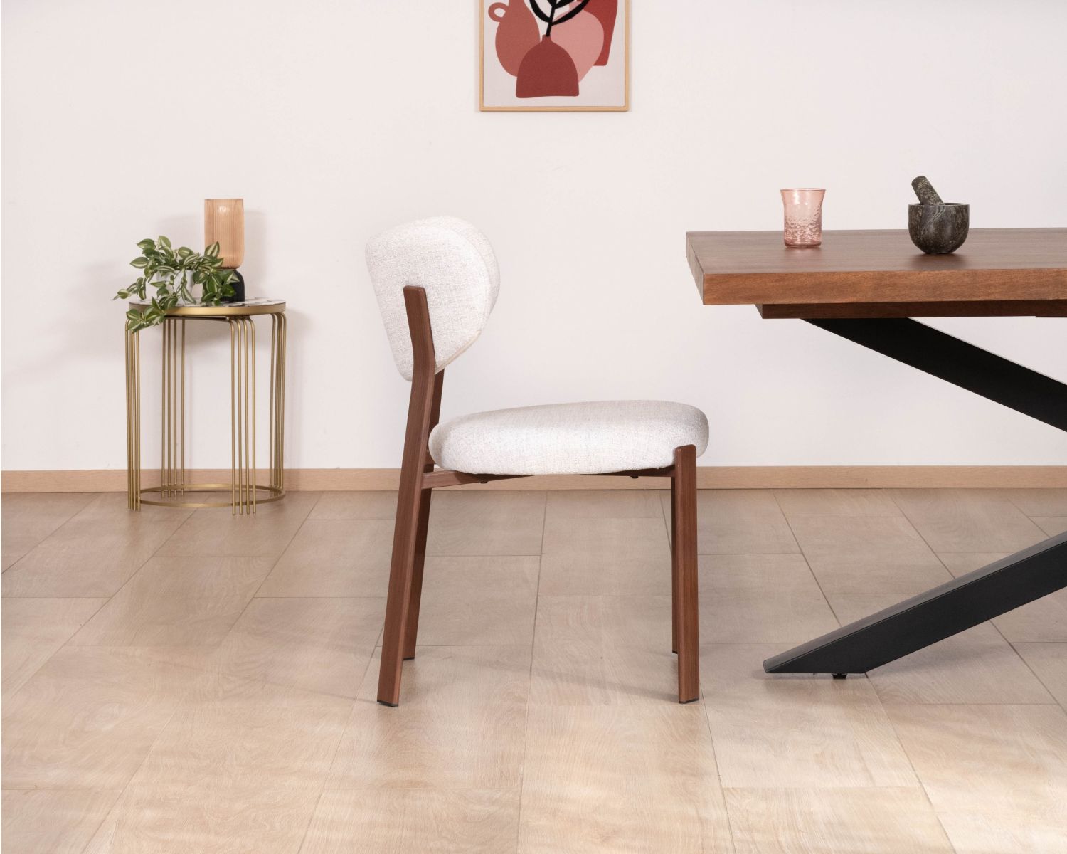 Lot de 2 chaises de repas empilables esprit rétro en tissu tramé blanc "Staccato" pieds aspect bois foncé