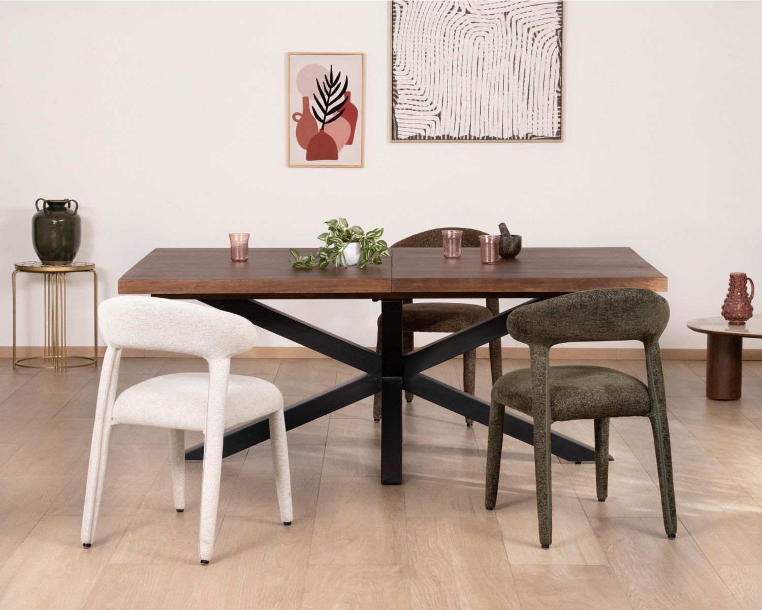 Table de repas extensible 190-250 cm en manguier foncé avec pieds étoile "Sheffield"