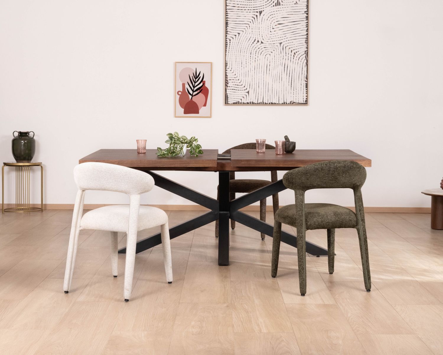 Table de repas extensible 190-250 cm en manguier foncé avec pieds étoile "Sheffield"