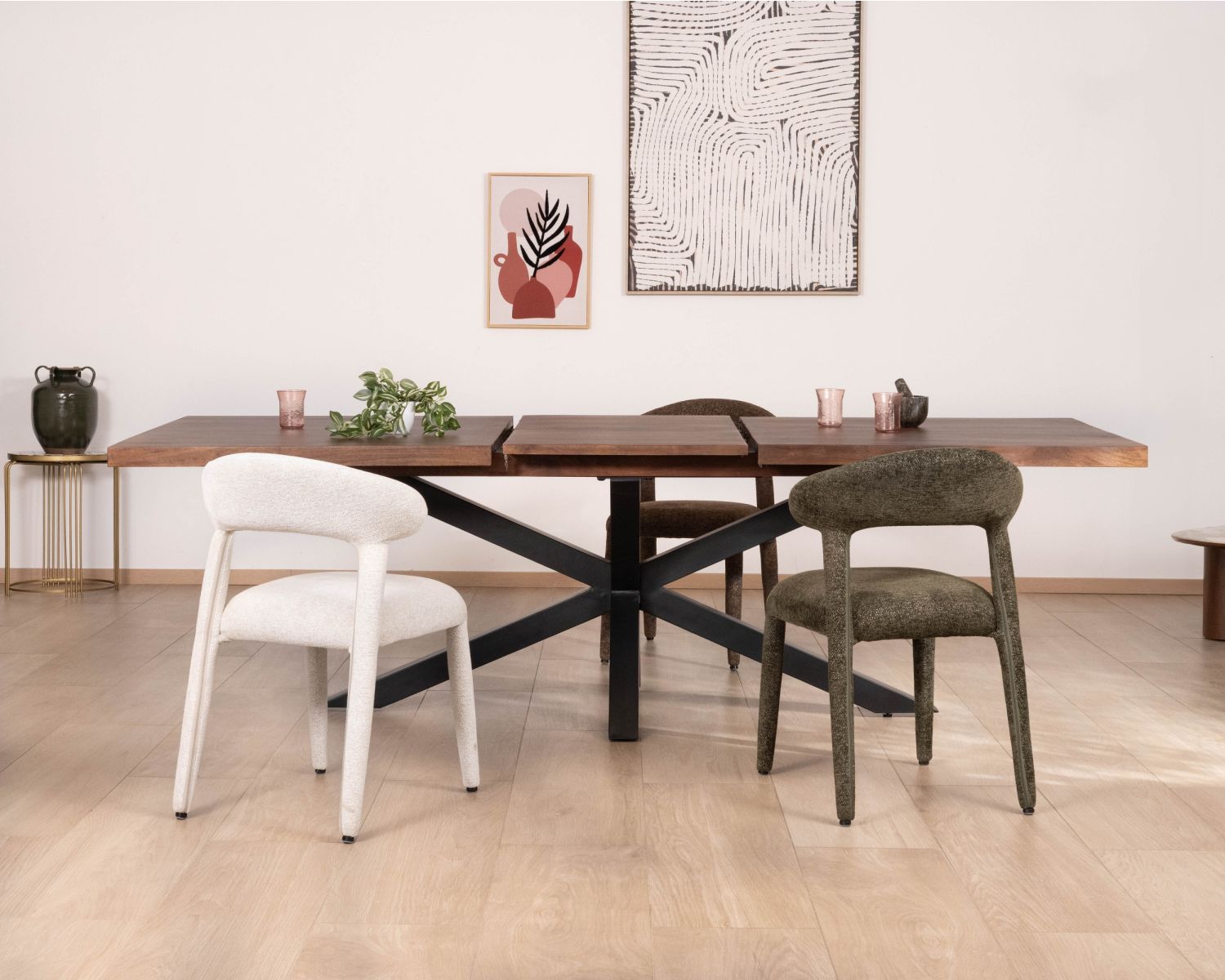 Table de repas extensible 190-250 cm en manguier foncé avec pieds étoile "Sheffield"