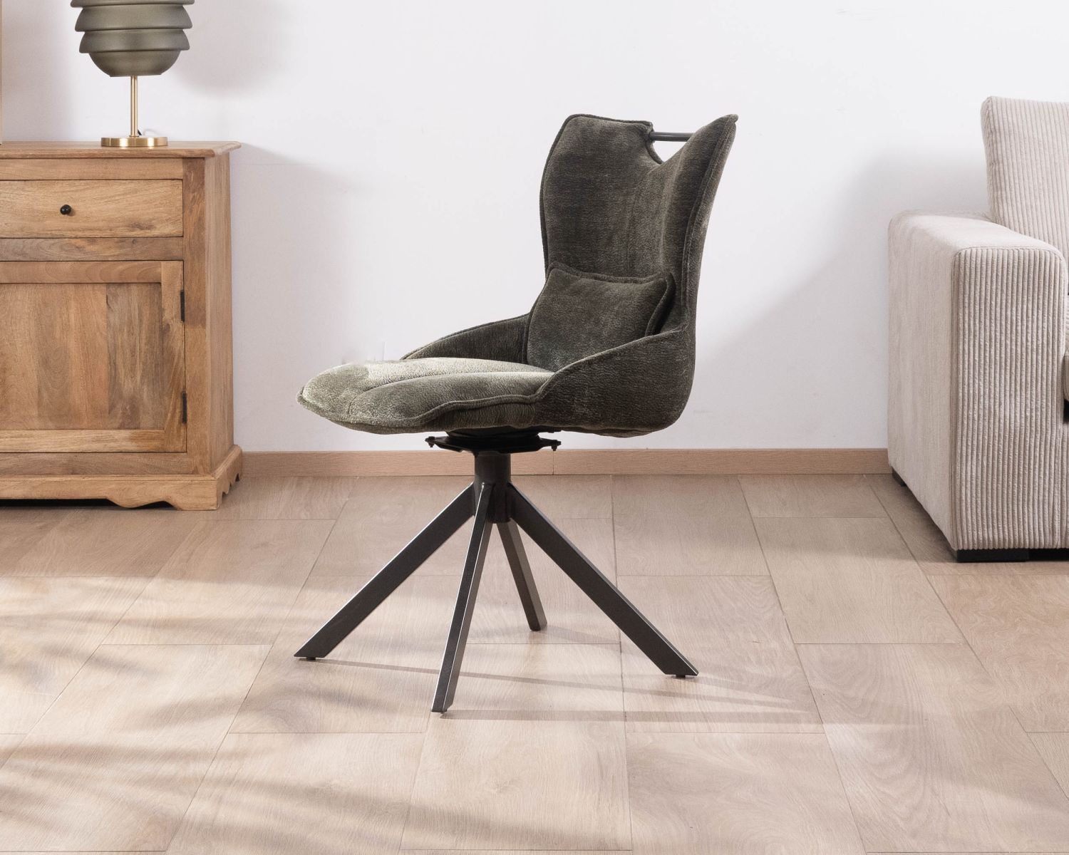 Lot de 2 chaises en tissu vert sur pied rotatif en métal "Biorg" style rétro