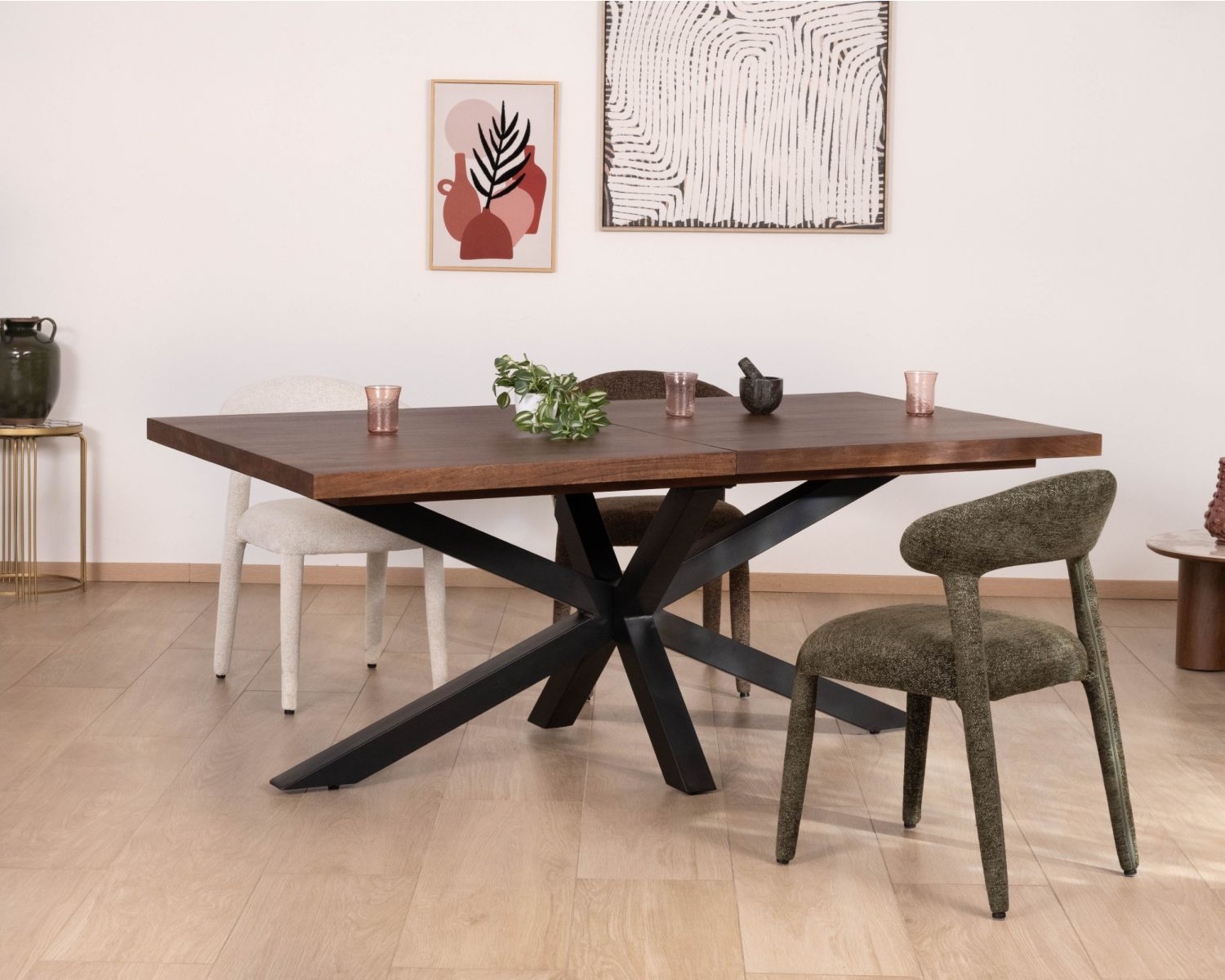 Table de repas extensible 190-250 cm en manguier foncé avec pieds étoile "Sheffield"