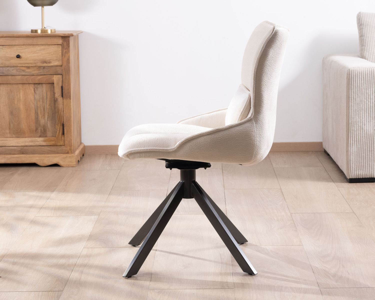 Lot de 2 chaises pivotantes sur pied étoile en métal "Biorg" en tissu blanc