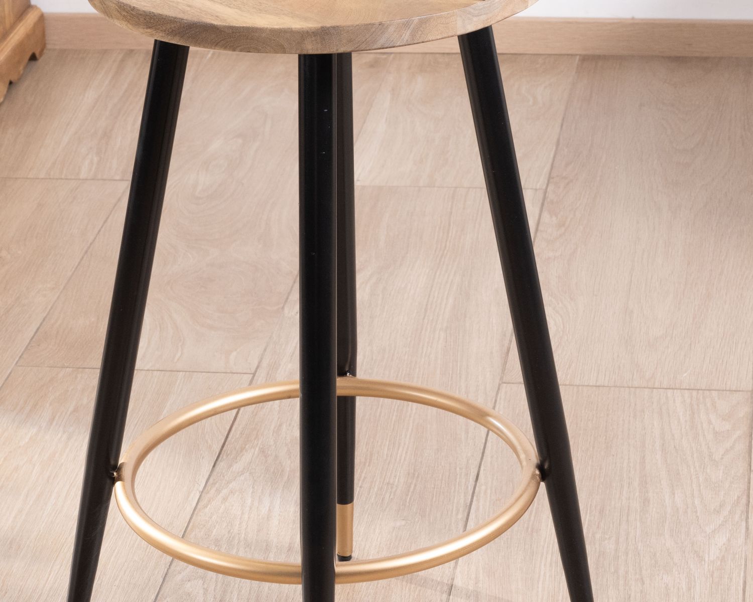 Chaise haute en manguier style rétro-chic "Piana"