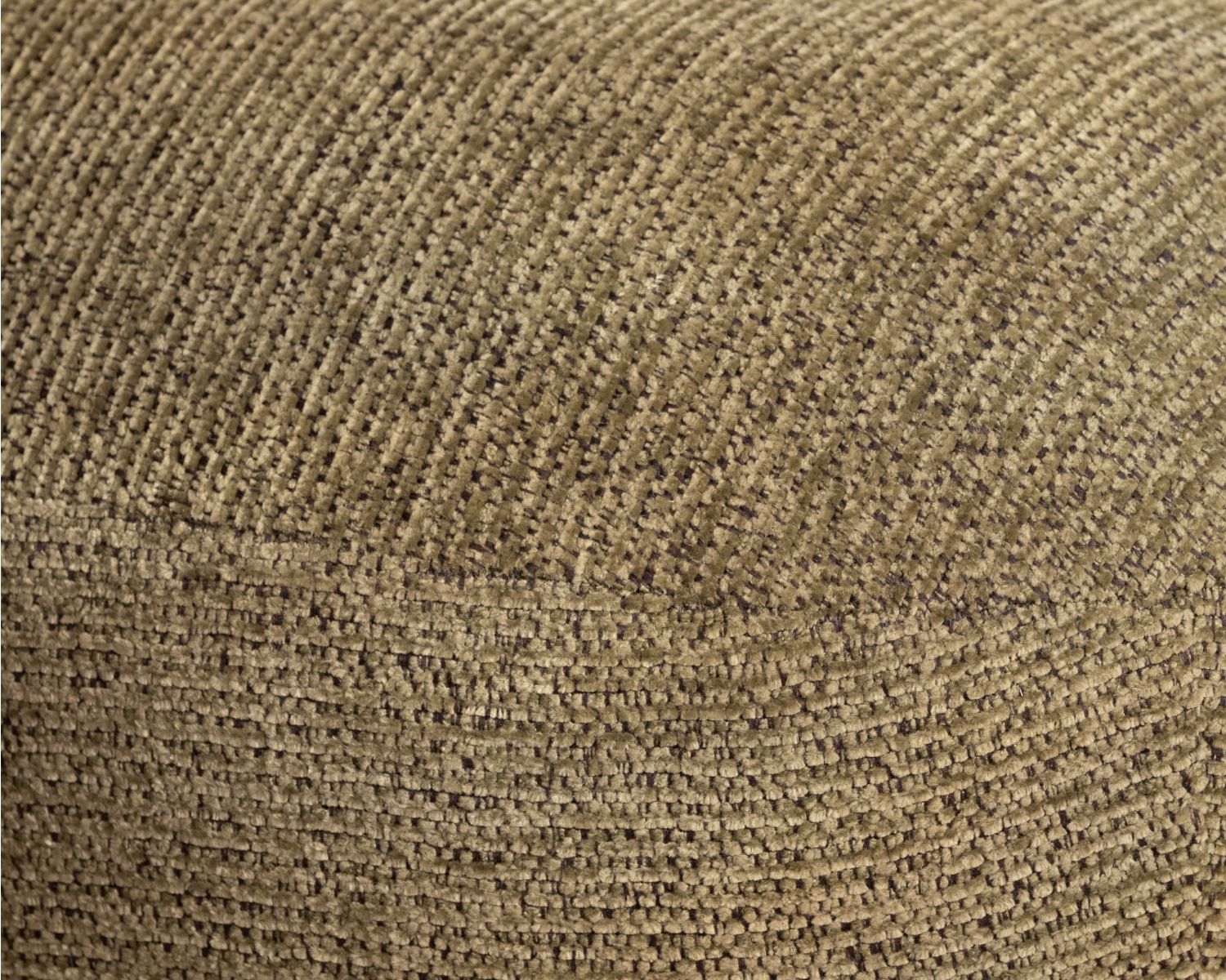 Fauteuil bas design moderne et organique en tissu bouclette kaki "Luno"