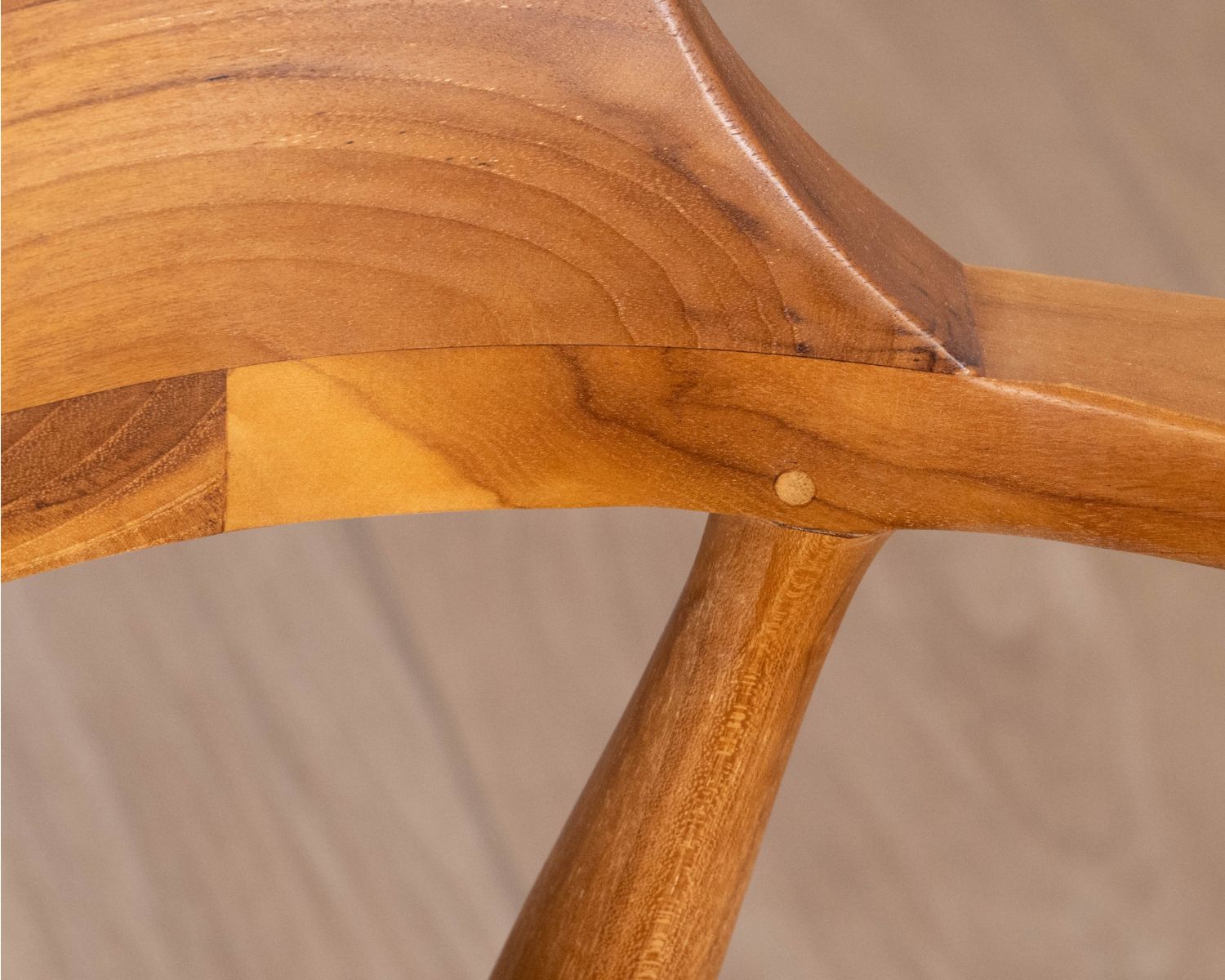 Lot de 2 chaises de repas design rétro “Vicenza” en teck massif