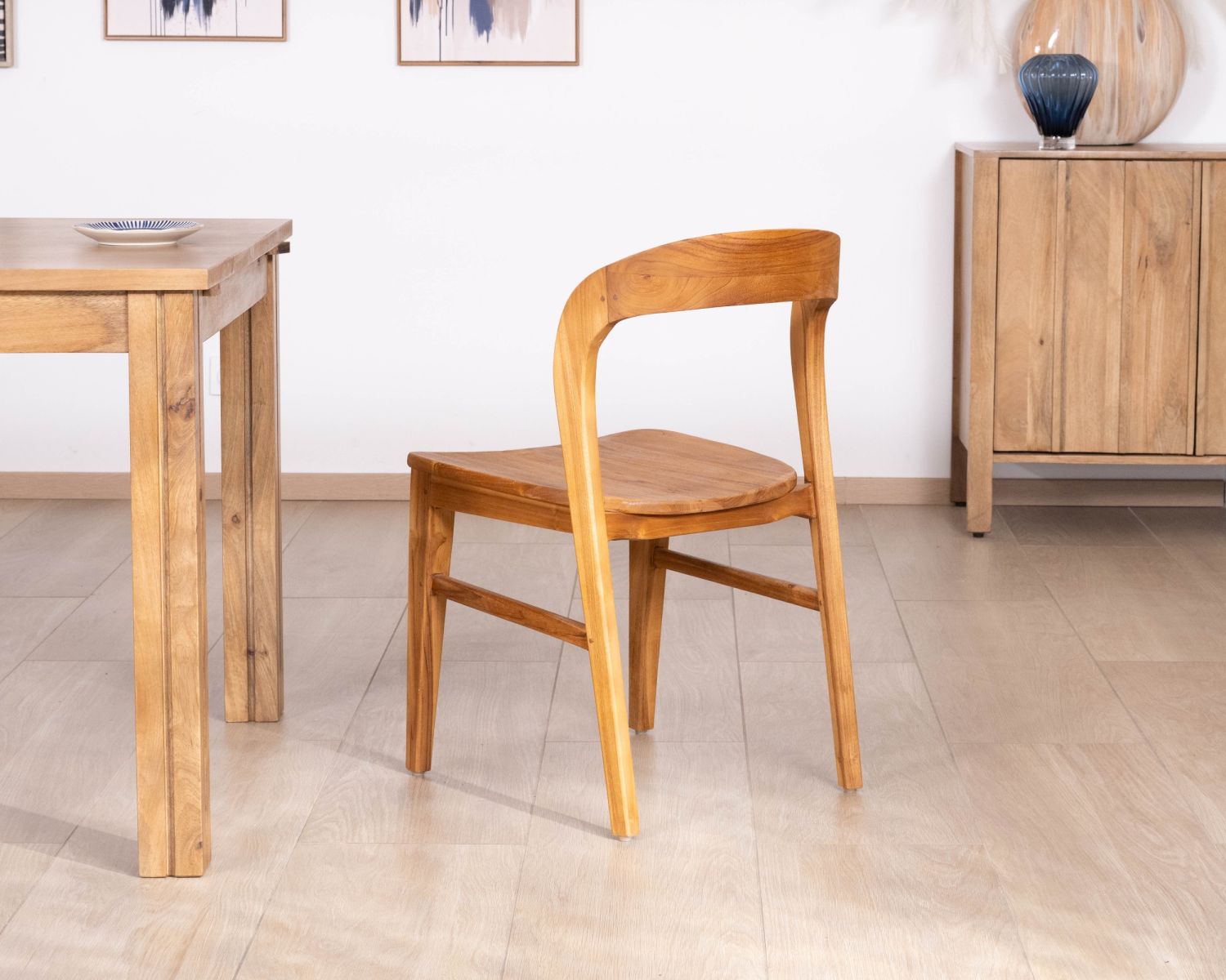 Lot de 2 chaises de repas design minimaliste “Dilmona” en teck massif
