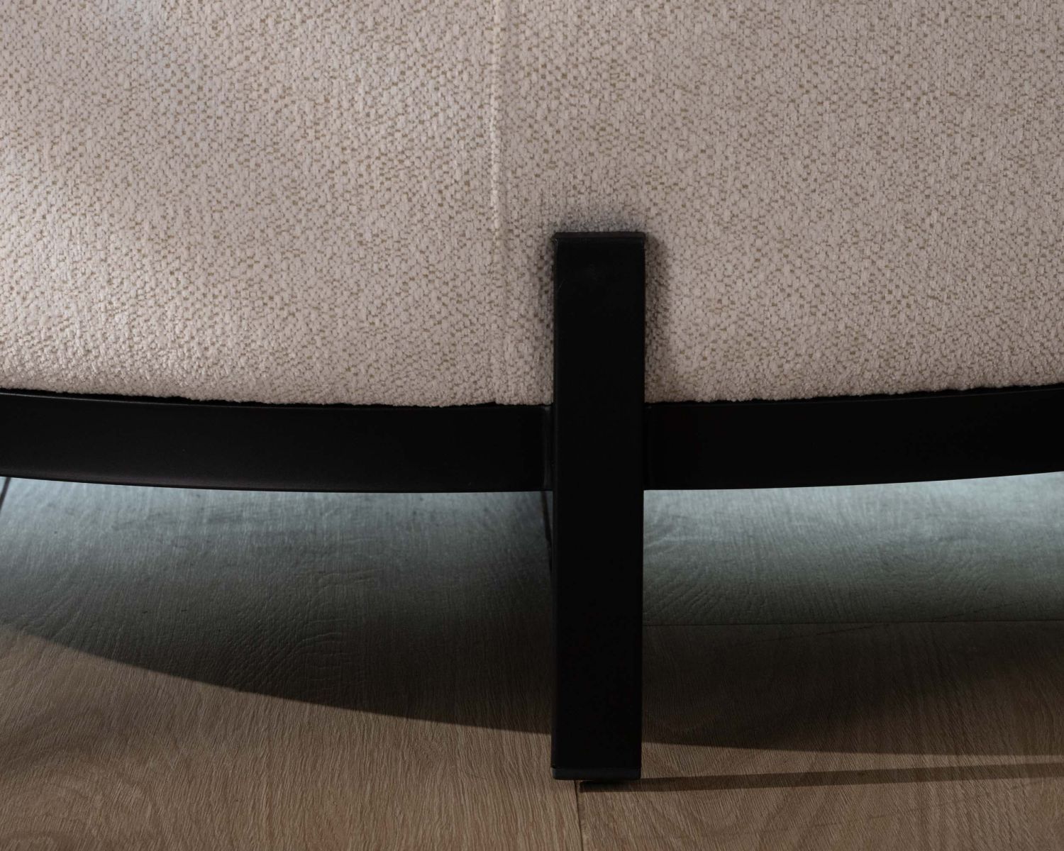 Chauffeuse ronde 120 cm en tissu blanc chiné et coussins velours côtelé "Sweet Culture"