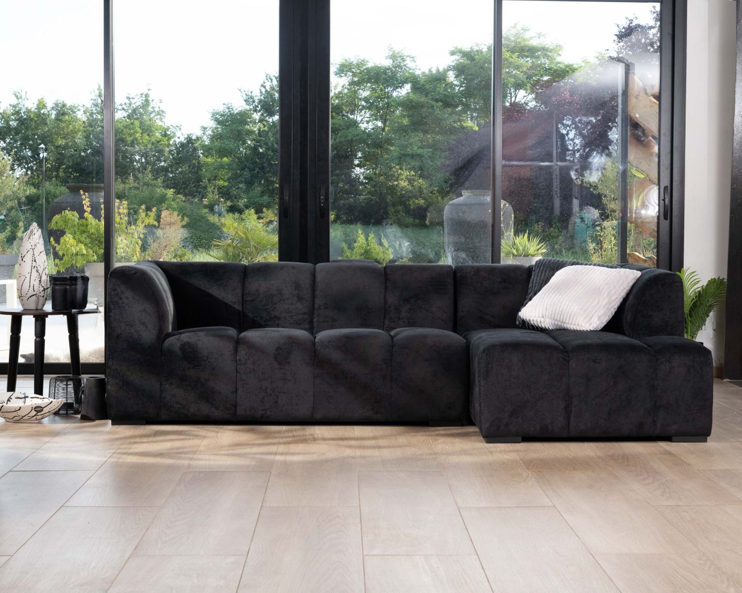 Canapé 3 places avec méridienne "Enjoy Home" en velours lisse anthracite