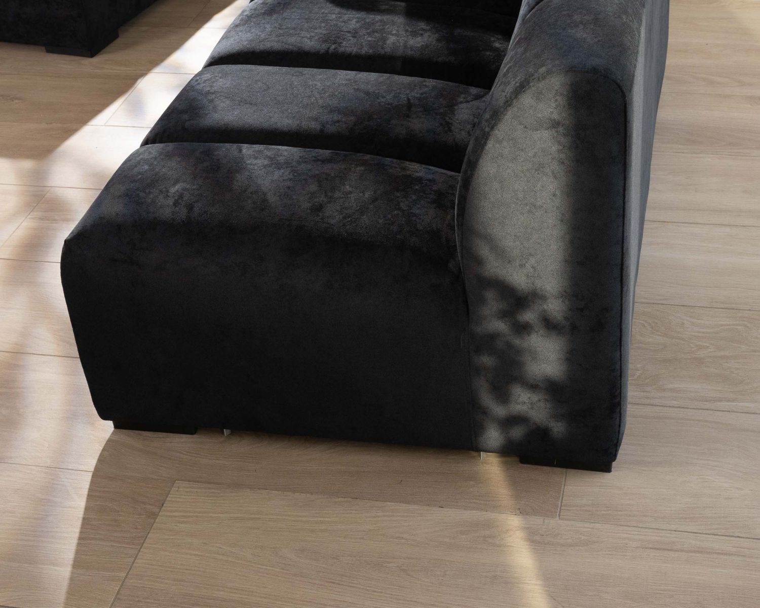 Canapé 3 places avec méridienne "Enjoy Home" en velours lisse anthracite