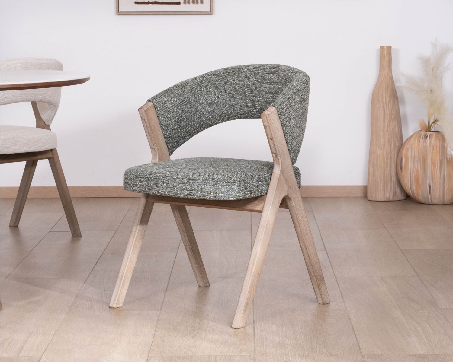 Lot de 2 chaises de salle à manger esprit rétro coloris vert sauge "Kyara" en bois d'hévéa