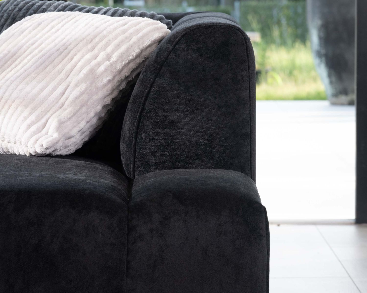 Canapé 3 places avec méridienne "Enjoy Home" en velours lisse anthracite