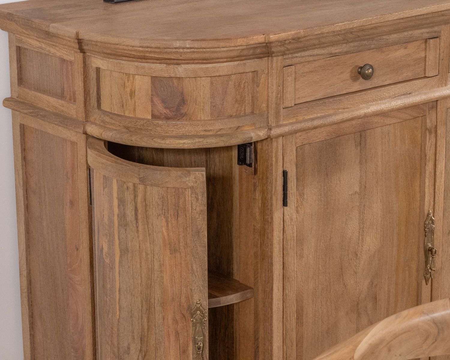 Bahut en manguier massif avec bords arrondis 150 cm "Eglantine"