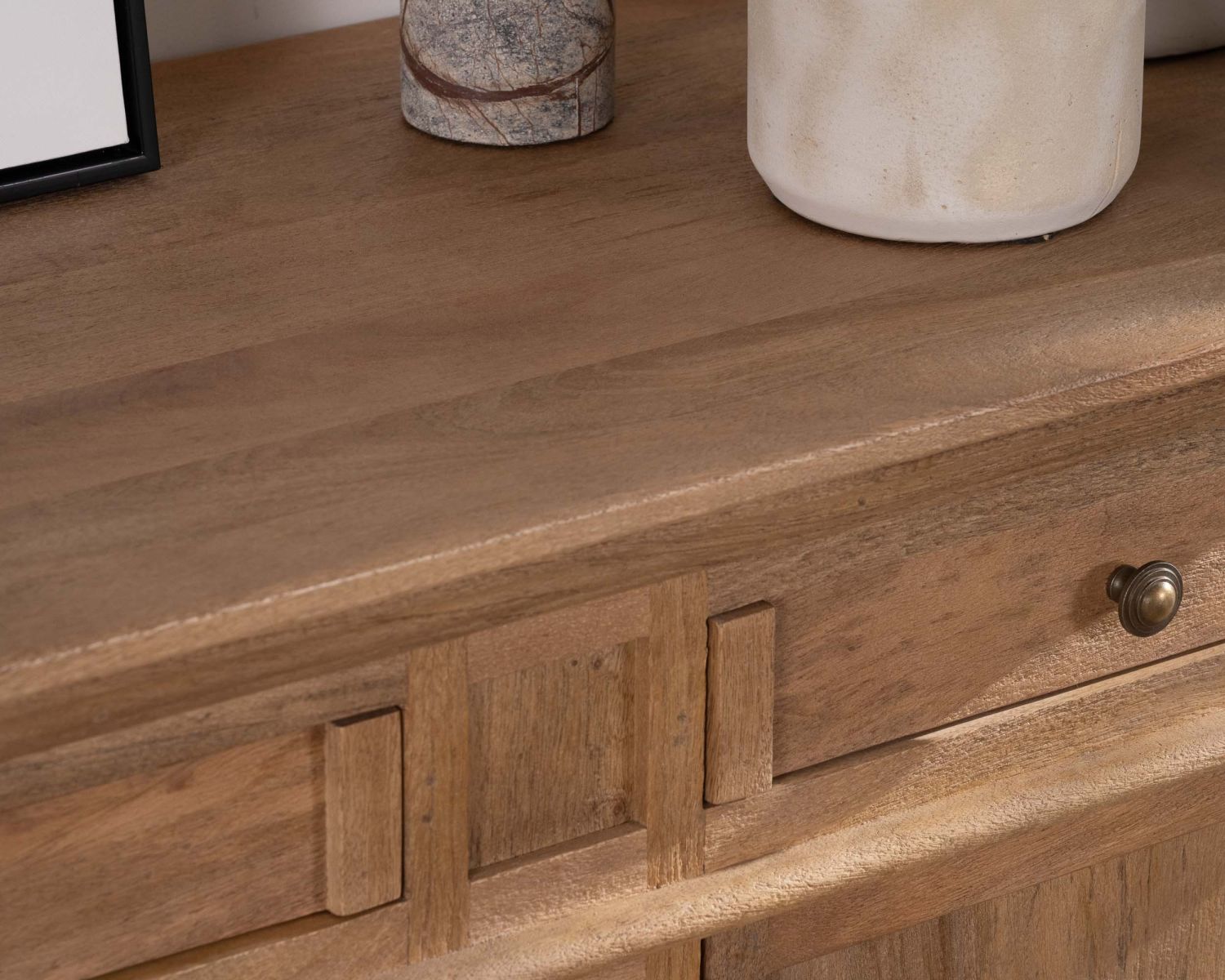 Bahut en manguier massif avec bords arrondis 150 cm "Eglantine"