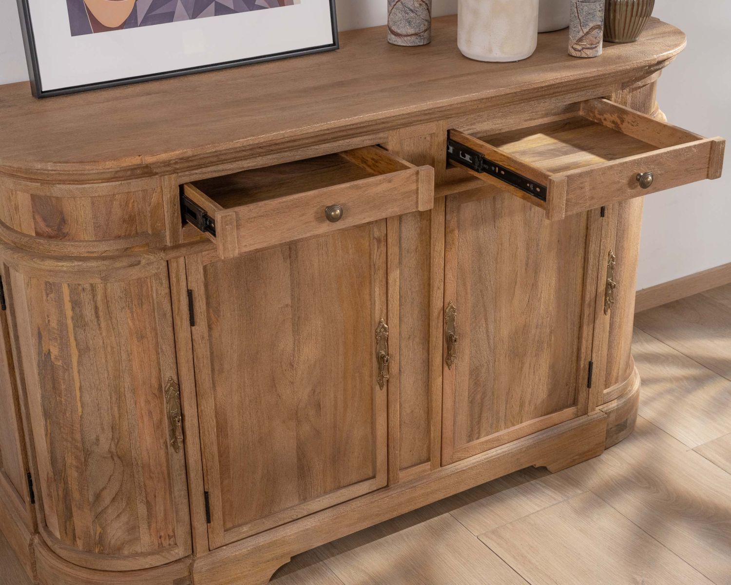 Bahut en manguier massif avec bords arrondis 150 cm "Eglantine"