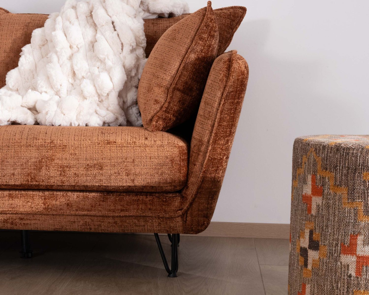 Canapé 3 places ultra confort esprit rétro en tissu tramé terracotta "Hasting"