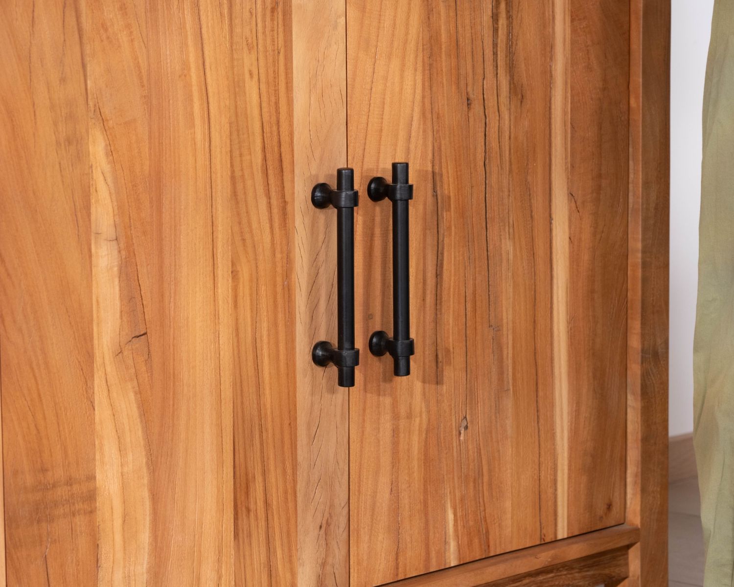Buffet bas 4 portes 180 cm en bois recyclé "Mokal" esprit maison de campagne