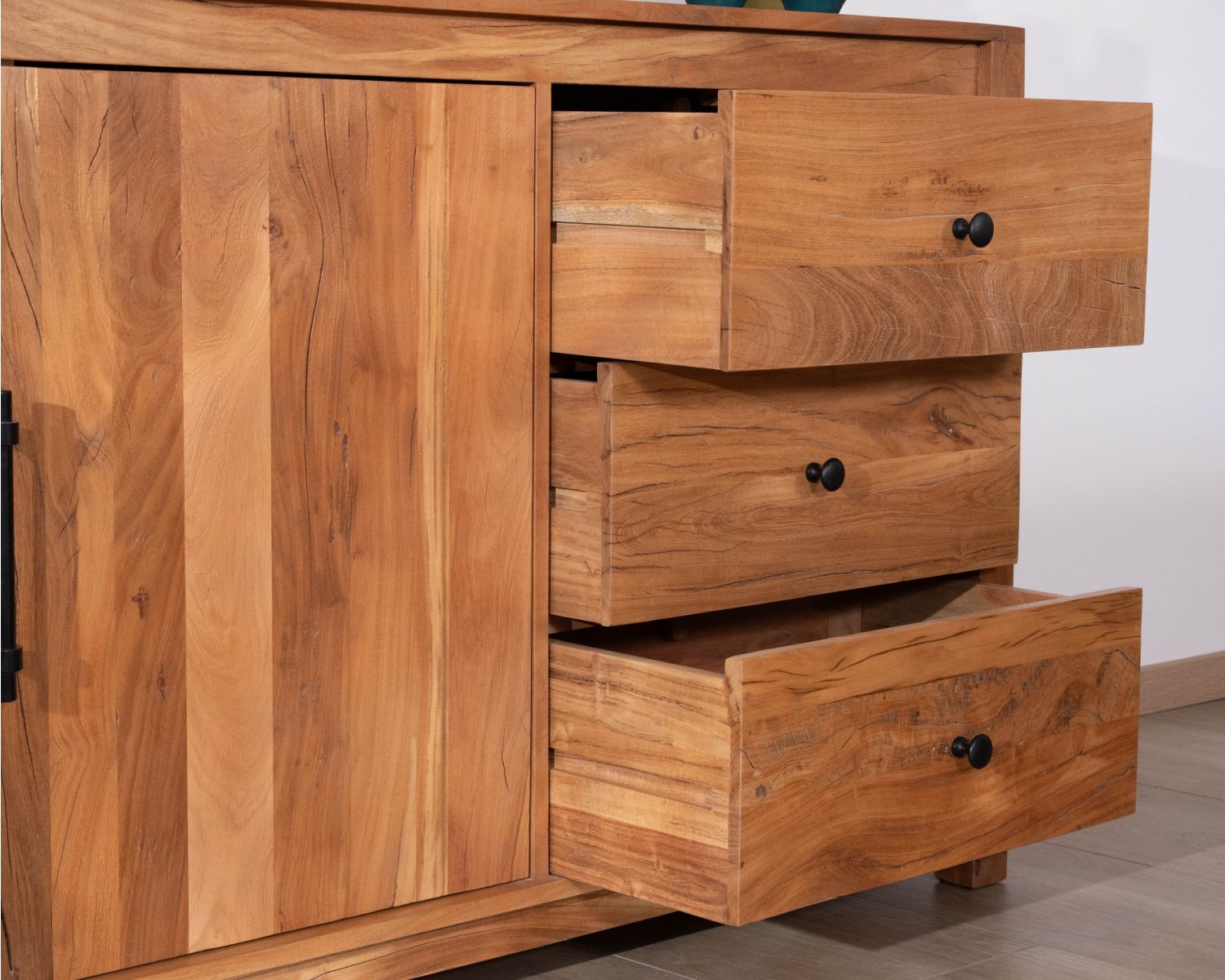 Buffet esprit maison de campagne 170 cm en bois recyclé "Mokal"
