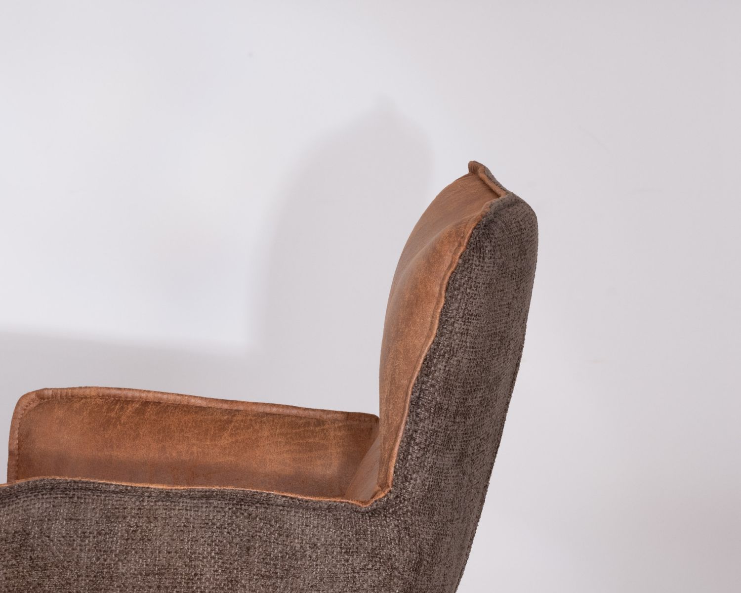 Lot de 2 chaises de bar bi-matière cognac et marron "Lokka" esprit rétro