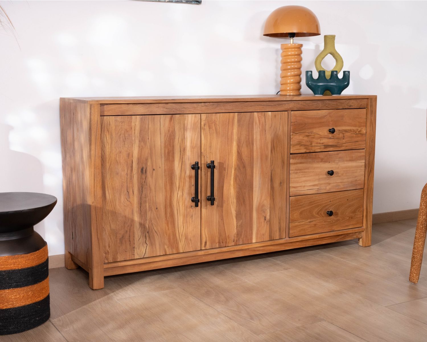 Buffet bas 155 cm esprit maison de campagne en bois recyclé "Mokal"