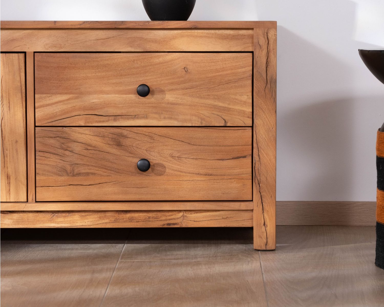 Meuble TV 155 cm esprit maison de campagne en bois recyclé "Mokal"