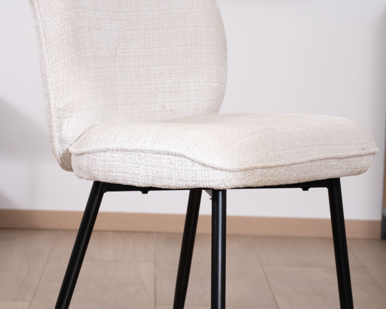 Lot de 2 chaises de repas confort style scandinave "Kinsac" en tissu bouclette blanc