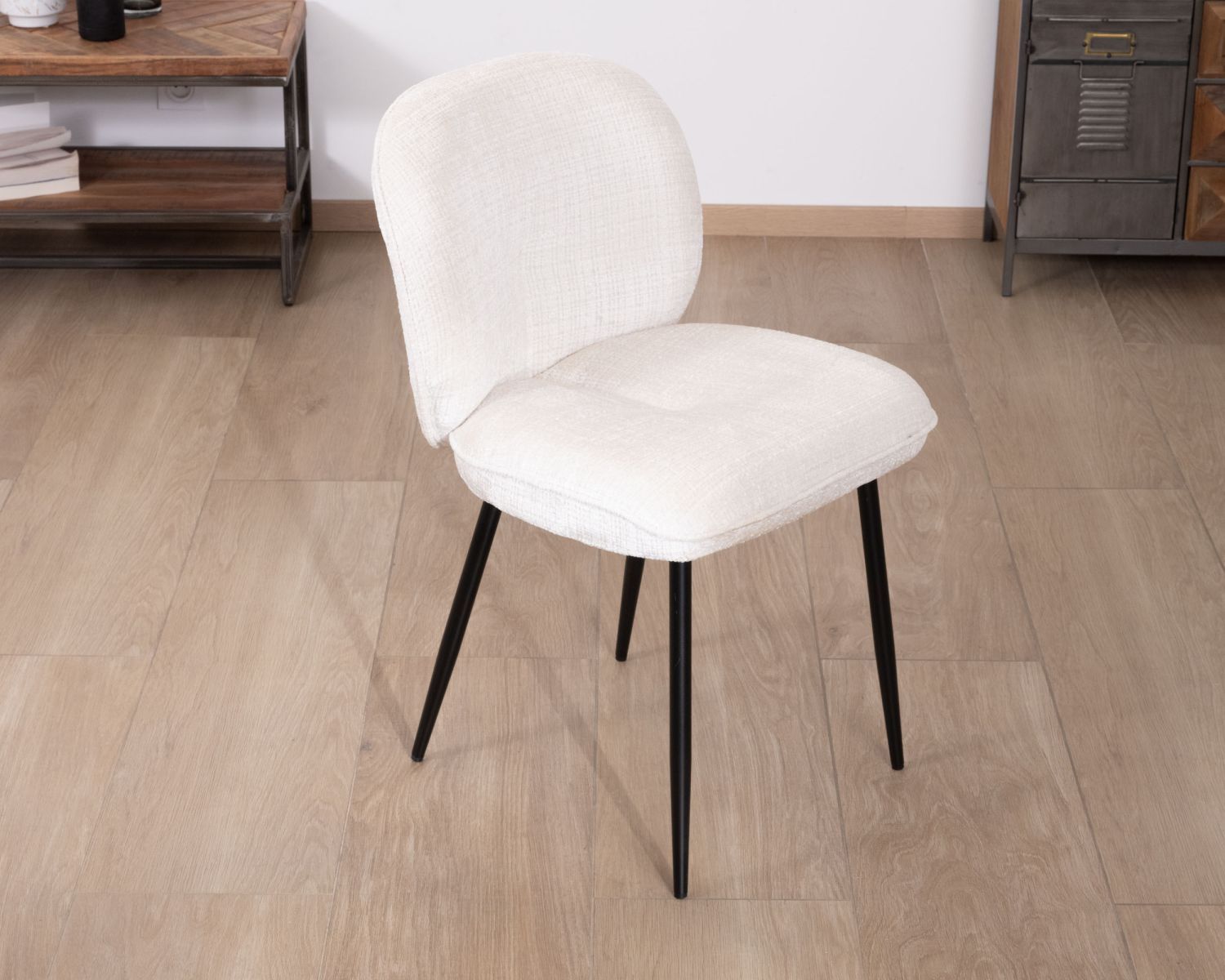 Lot de 2 chaises de repas confort style scandinave "Kinsac" en tissu bouclette blanc