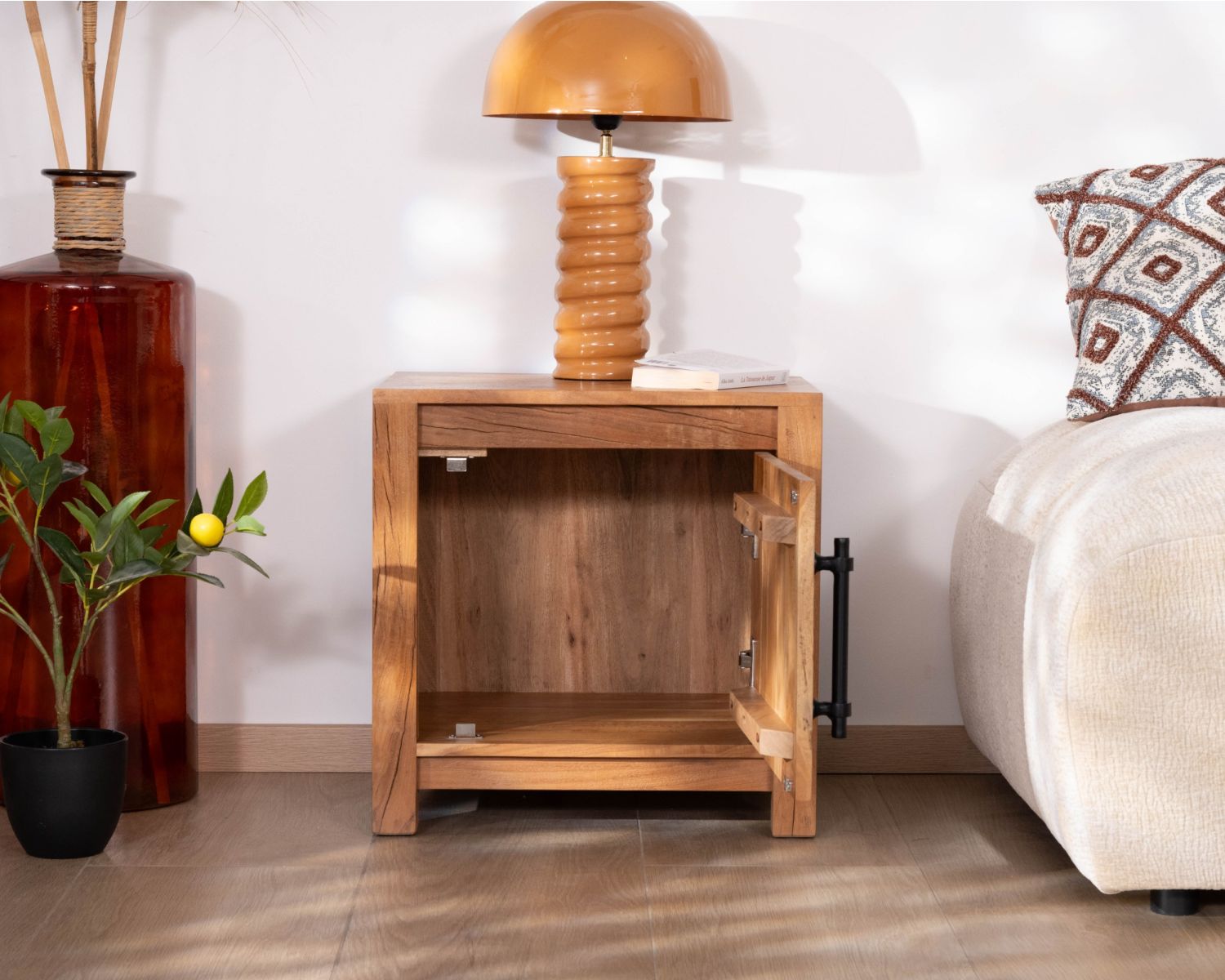 Table de chevet en bois recyclé esprit maison de campagne "Mokal"