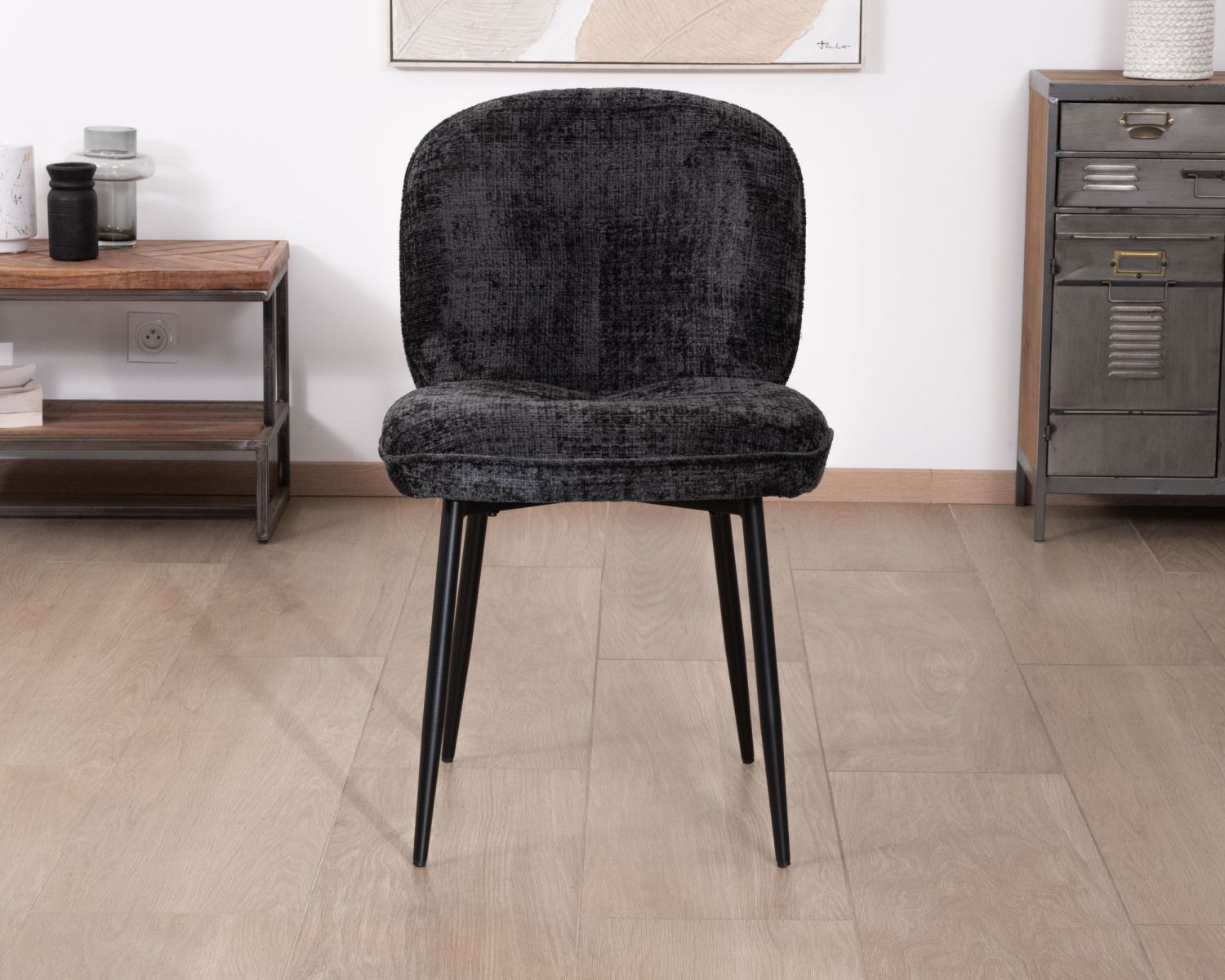 Lot de 2 chaises de repas design arrondi en tissu noir et pieds métal "Kinsac"