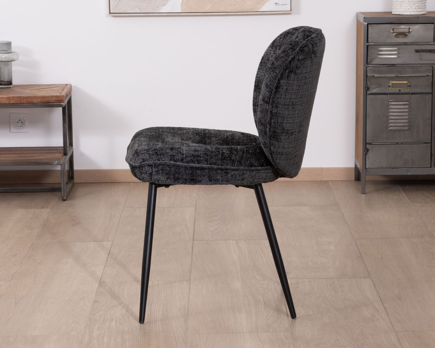 Lot de 2 chaises de repas design arrondi en tissu noir et pieds métal "Kinsac"